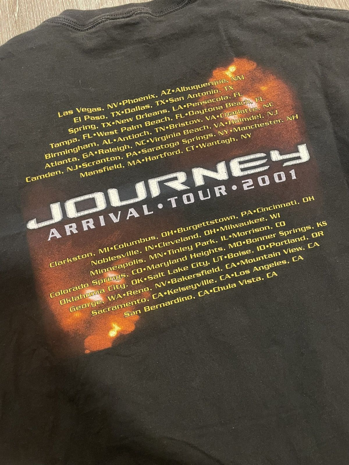 Japanese Brand × Vintage Vintage 2001 Journey Tour Tee Size US XL / EU 56 / 4 - 3 Thumbnail