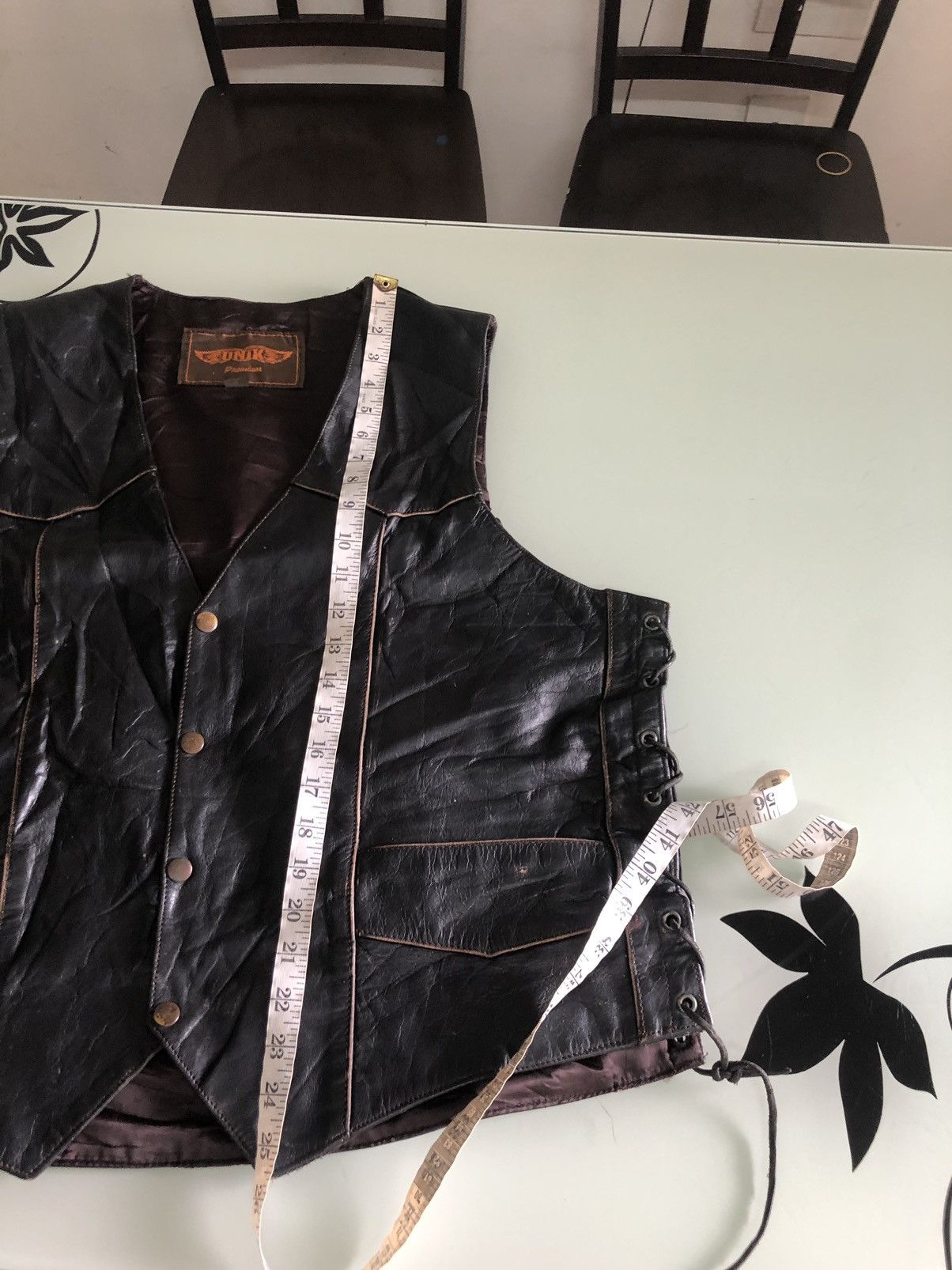 Vintage Vintage Unik Indian Head Leather Vest Like Perfecto Size US XL / EU 56 / 4 - 23 Thumbnail