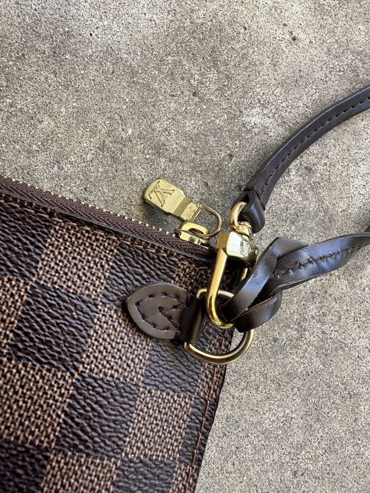 Louis Vuitton Louis Vuitton Never Full Pouch Size ONE SIZE - 3 Thumbnail