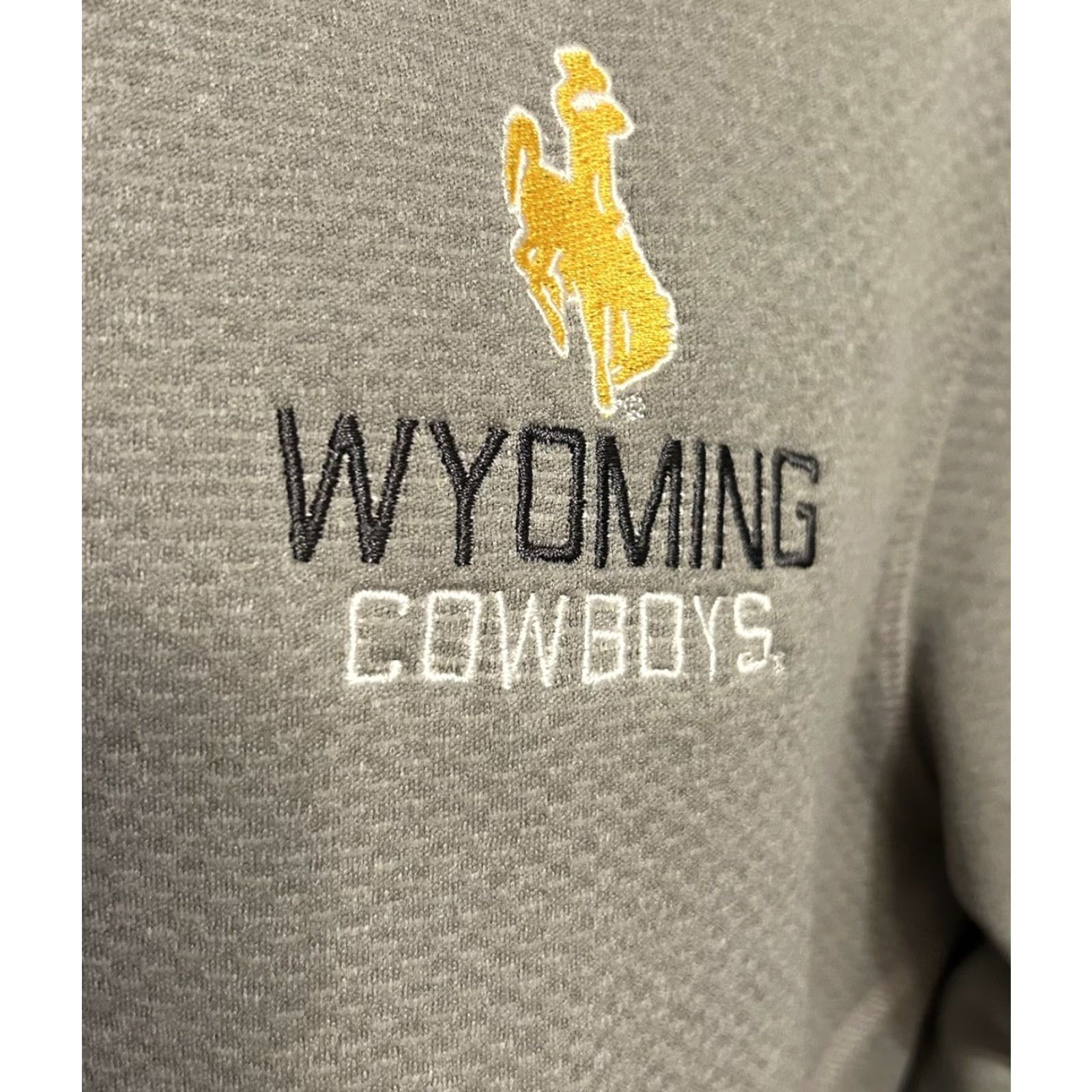 Under Armour VINTAGE University Of Wyoming Cowboys 1/4 Zip Pullover Men Large Gray Under Armour Logo Size US L / EU 52-54 / 3 - 5 Thumbnail