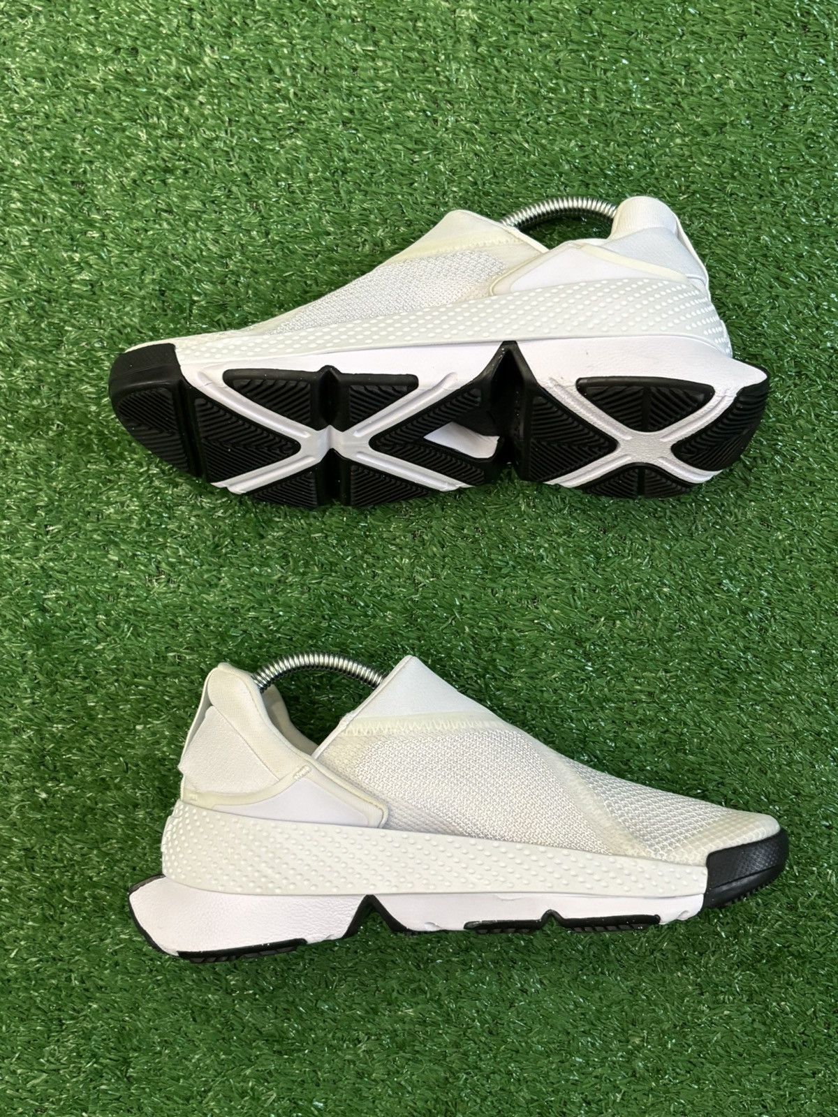 Nike Nike Womens Go FlyEase Size US 7 / IT 37 - 4 Thumbnail