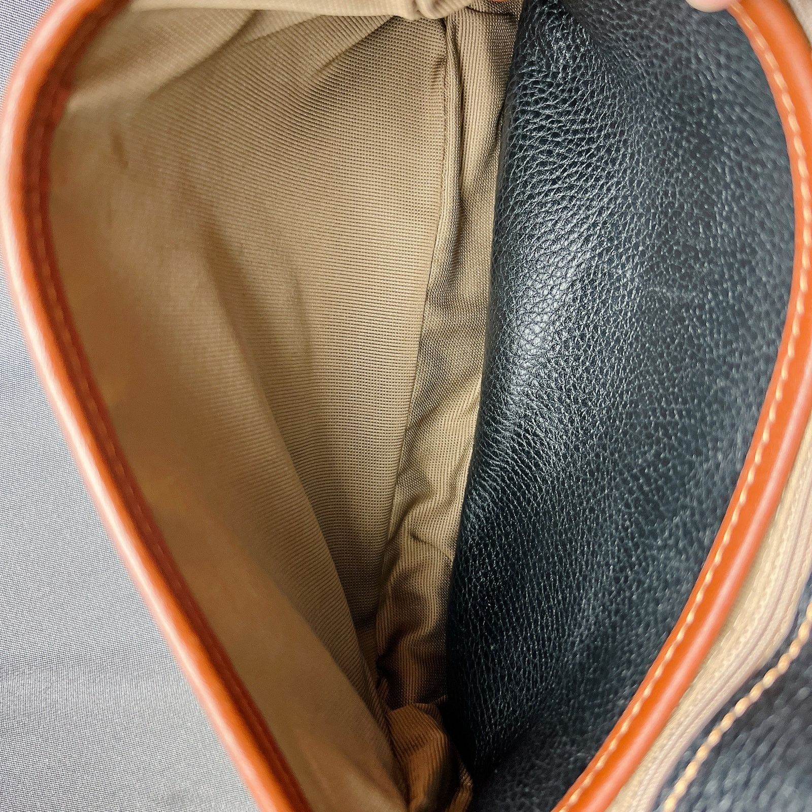 Coach COACH Vintage Sheridan Mayfield Bag in Black & Tan no. 4224 Size ONE SIZE - 12 Thumbnail