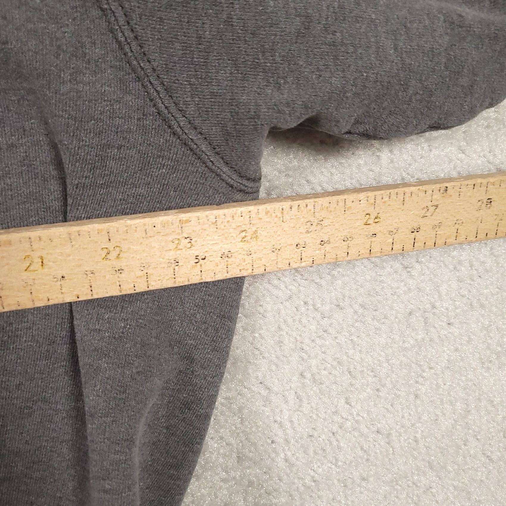 Champion VINTAGE Champion Sweatshirt Men's L Gray Fleece Crewneck 90s Shirt Pullover Mens Size US L / EU 52-54 / 3 - 4 Thumbnail