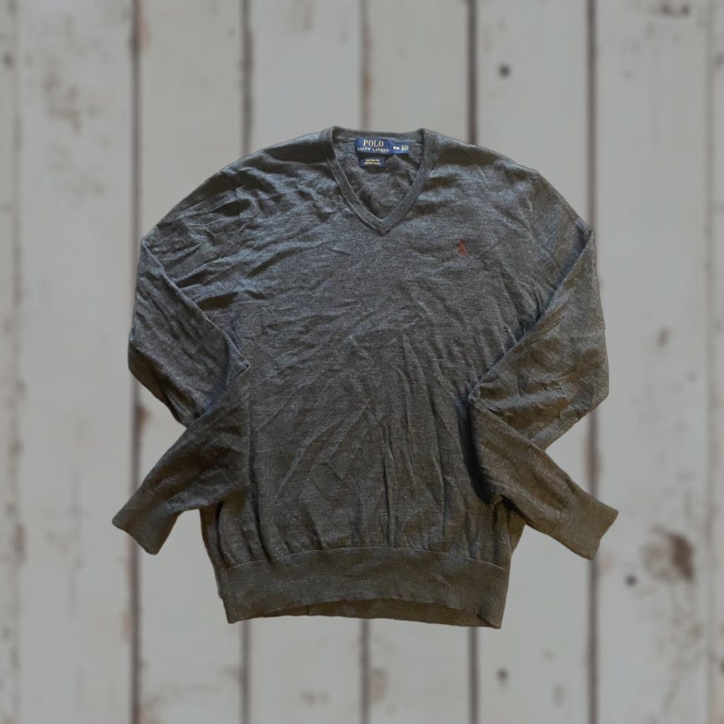 Polo Ralph Lauren **Polo Ralph Lauren Mens Medium Gray Wool Long Sleeve V-Neck Sweater** User: **Polo Ralph Lauren Mens Medium Gray Long Sleeve V-Neck Wool Sweater** Size US M / EU 48-50 / 2 - 1 Thumbnail