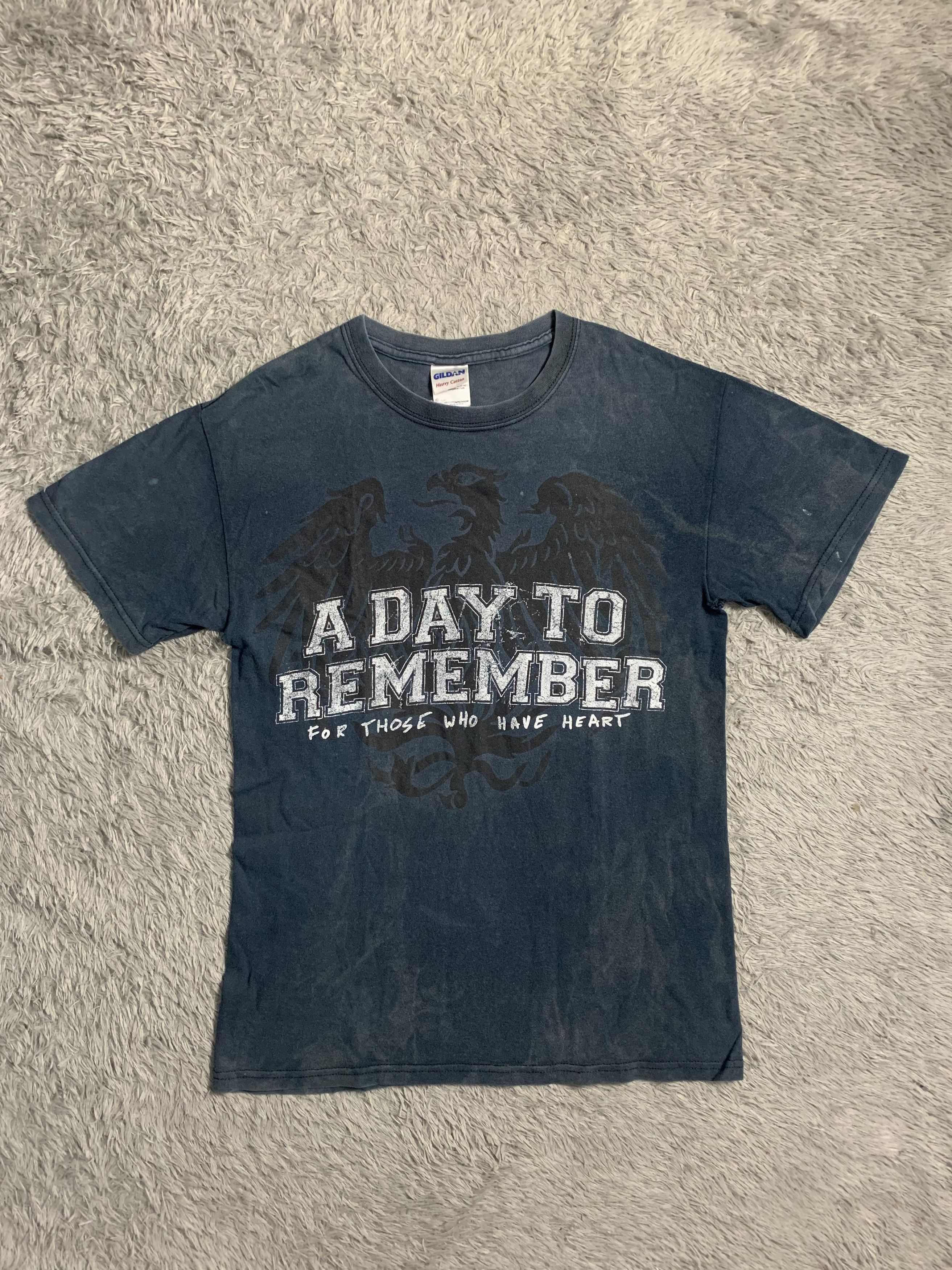 Band Tees Crazy Vintage A Day To Remember Band Tee Distressed Faded Size US XL / EU 56 / 4 - 2 Thumbnail