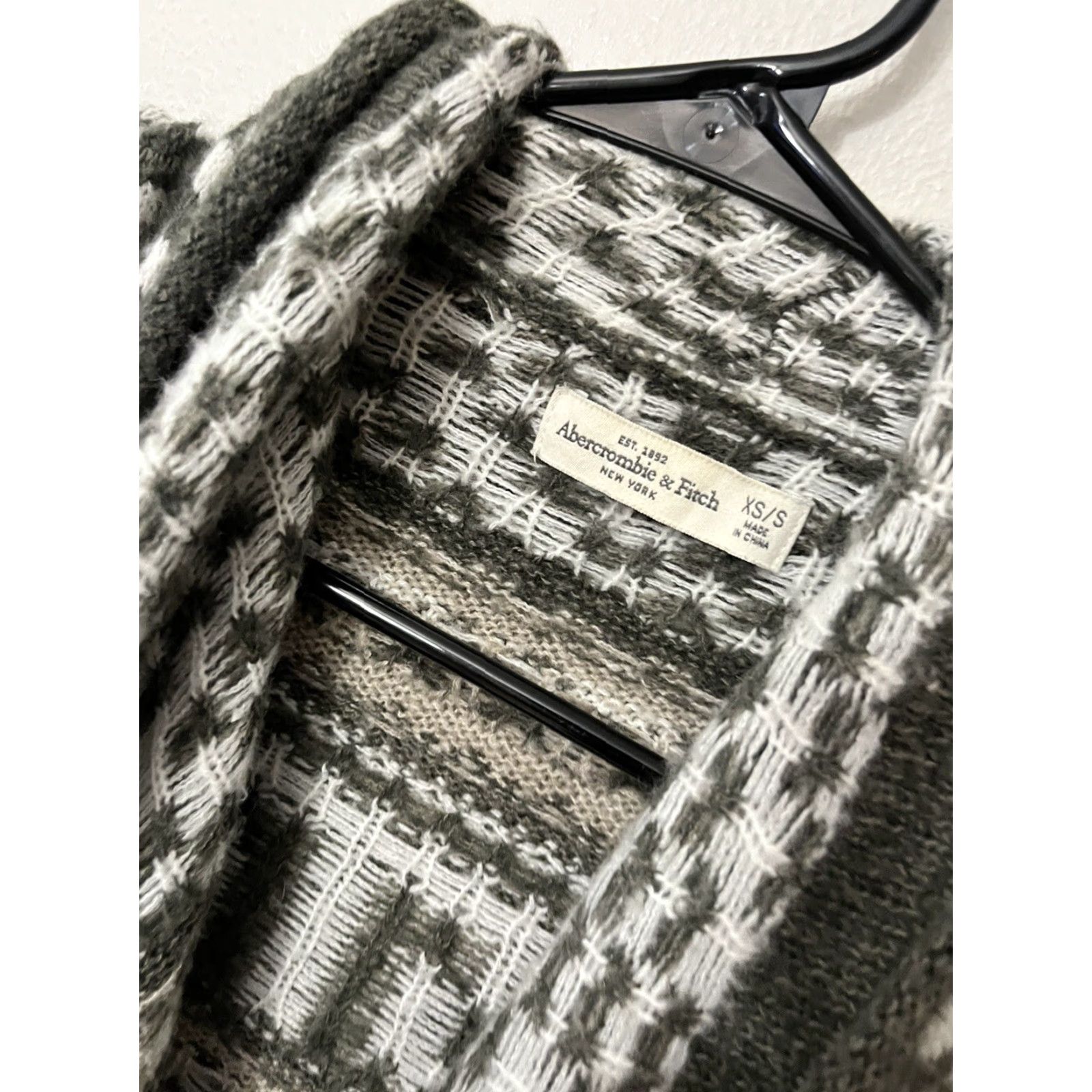 Abercrombie & Fitch ABERCROMBIE & FITCH Cardigan Shirt Sweater Gray Open Front XS/S Womens Regular Knit Long Sleeve - 90s? (Decide: decade not given) Size S / US 4 / IT 40 - 2 Thumbnail