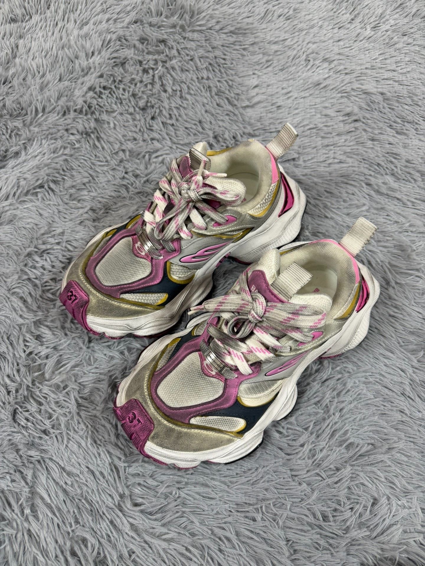 Balenciaga Balenciaga Cargo Pink Lowtop Sneakers us_7 Women Size US 7 / IT 37 - 1 Thumbnail