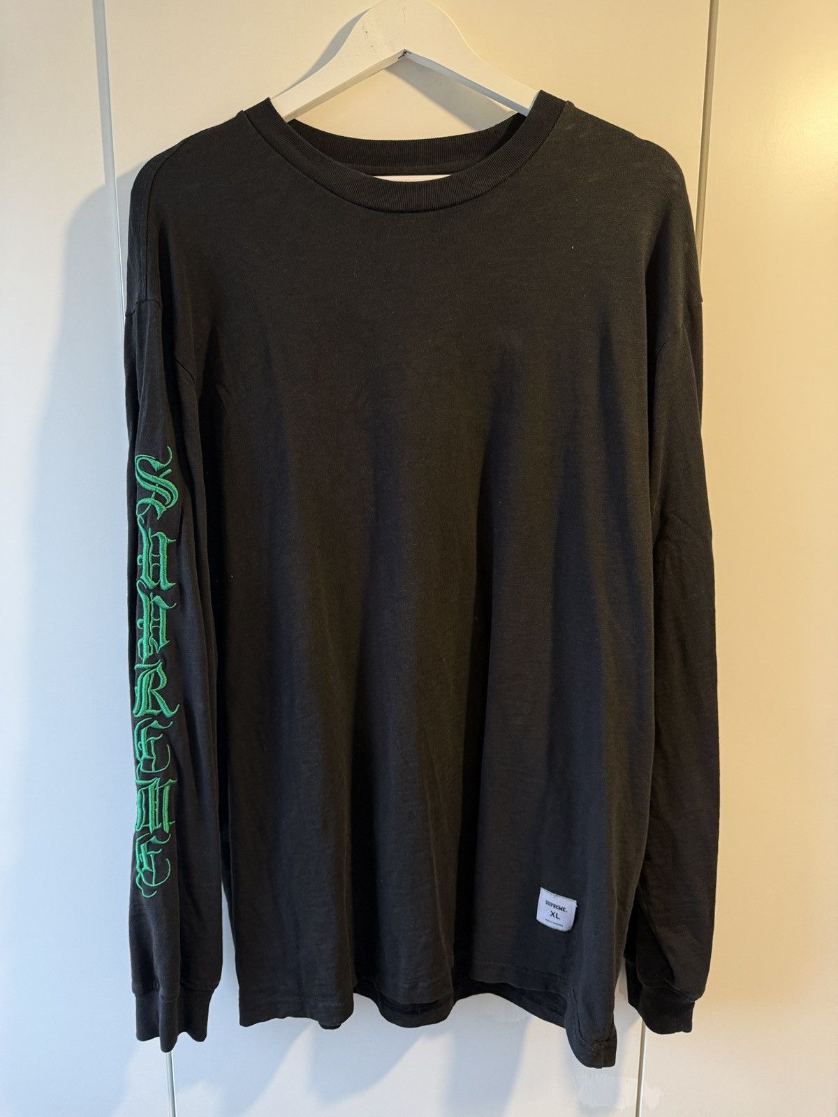 Supreme Supreme old english long sleeve Size US XL / EU 56 / 4 - 1 Thumbnail