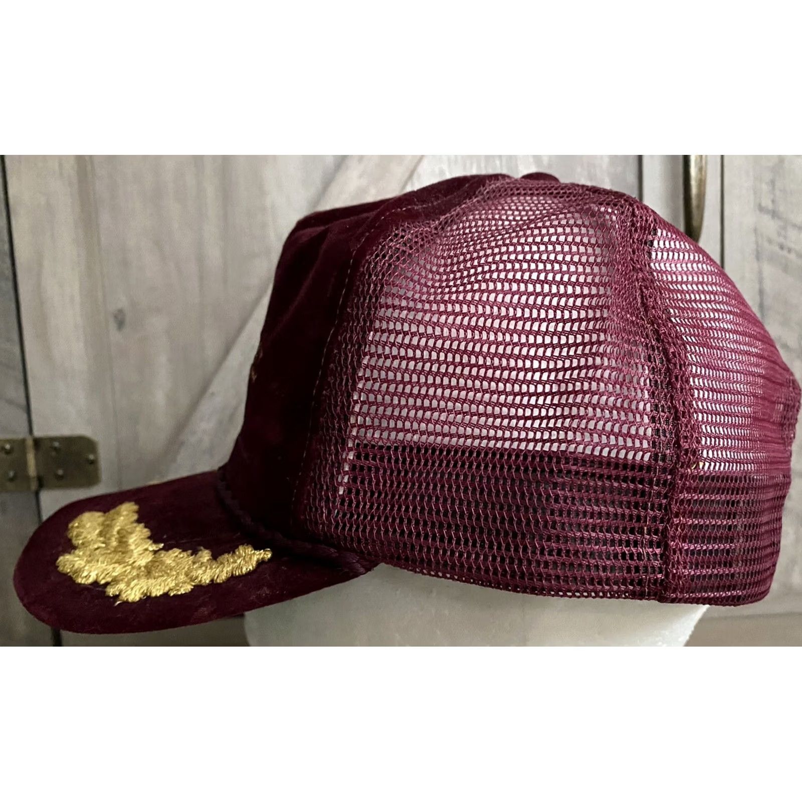 Goldwin VINTAGE CHIVAS REGAL Burgundy SNAP BACK Hat Cap Gold Wings Collectible Mens Size ONE SIZE - 3 Thumbnail