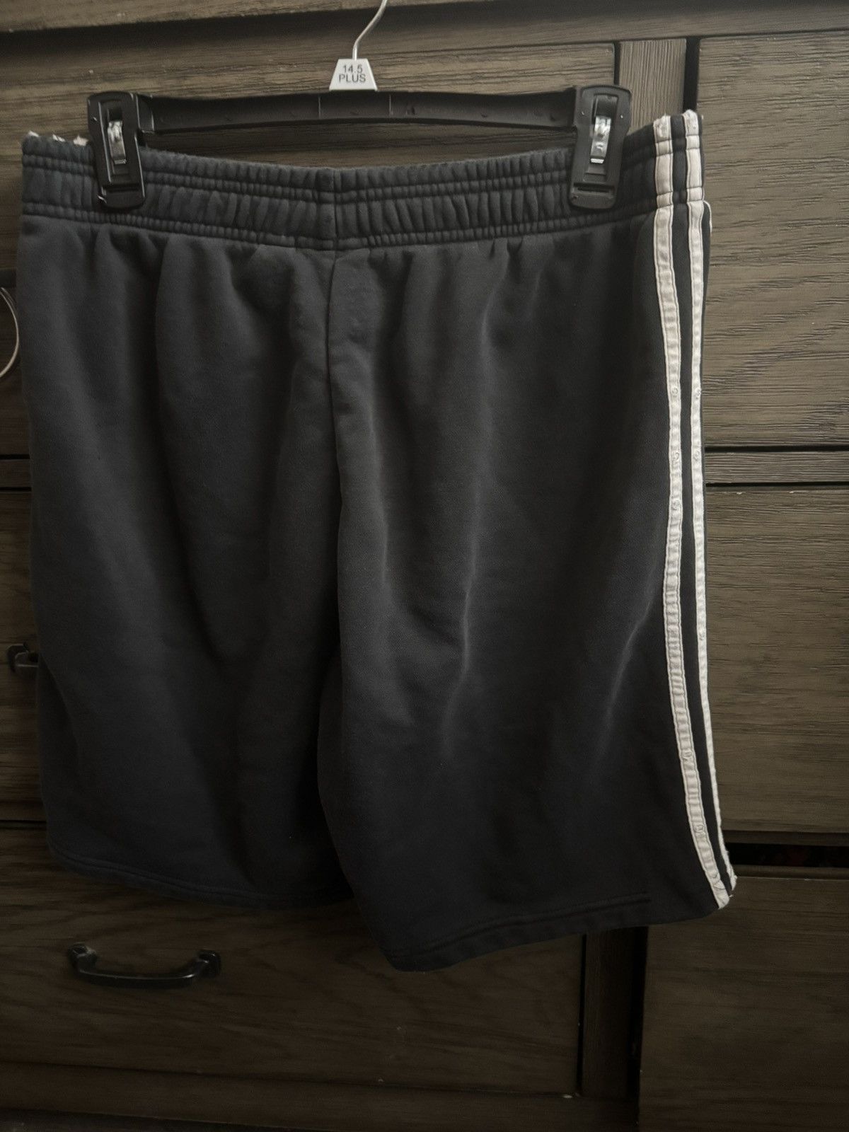 Adidas Men Adidas Black, White Print Sweat-shorts Size Medium Size US 34 / EU 50 - 2 Thumbnail