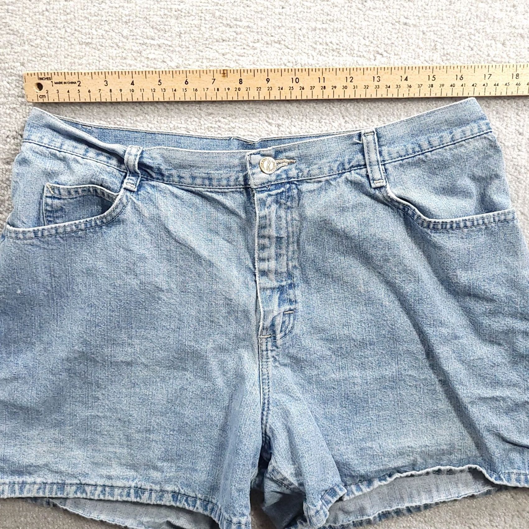 Vintage Riders Women's Blue Denim Jean Shorts High Rise 18M SEE PHOTOS Size 40" / US 18 - 4 Thumbnail