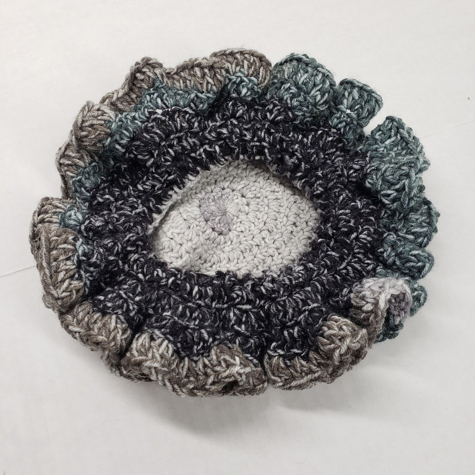 Handmade Handmade Crochet Ruffle Hat Gray Bucket Slouchy Beanie Boho Size ONE SIZE - 8 Thumbnail