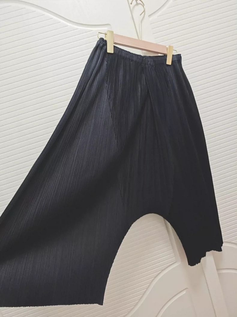 Issey Miyake issey miyake size:1 Black capri pants Size US 27 - 5 Thumbnail
