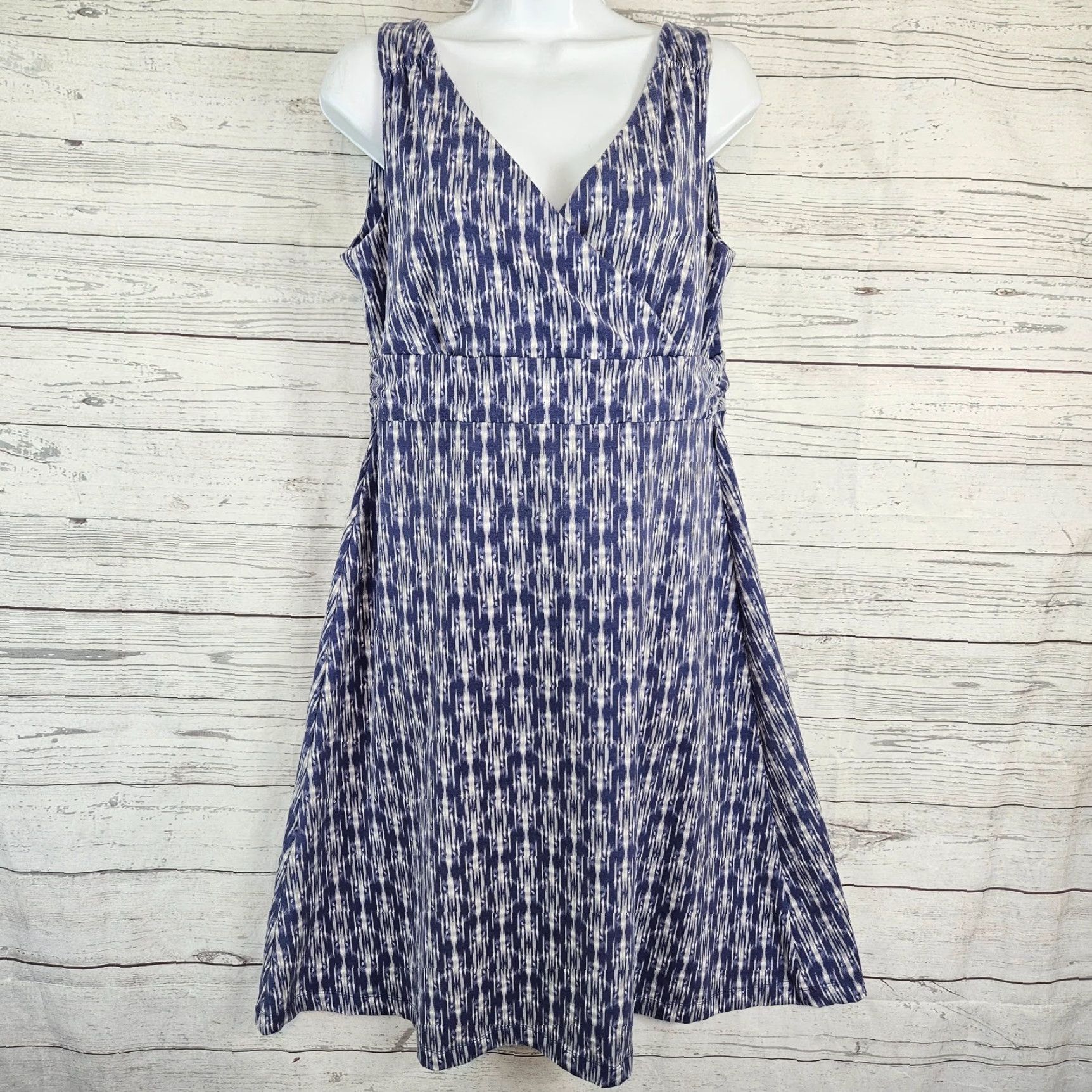 Eddie Bauer Eddie Bauer Dress Womens Large Blue Gray Sleeveless V-Neck Size L / US 10 / IT 46 - 2 Thumbnail