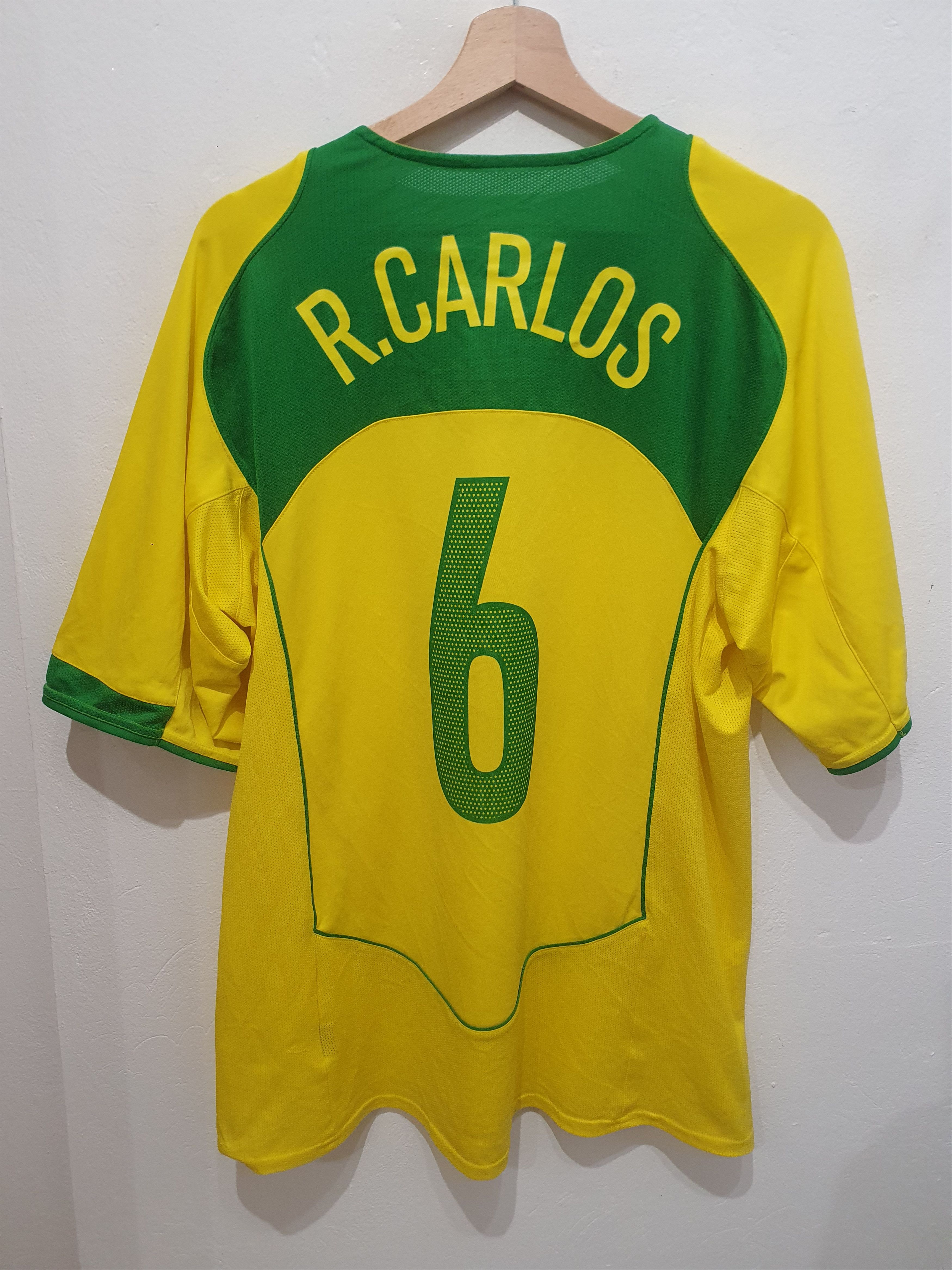 Image of Roberto Carlos Brasil Brasil 2004 Nike Size L XL Jersey in Yellow, Men's