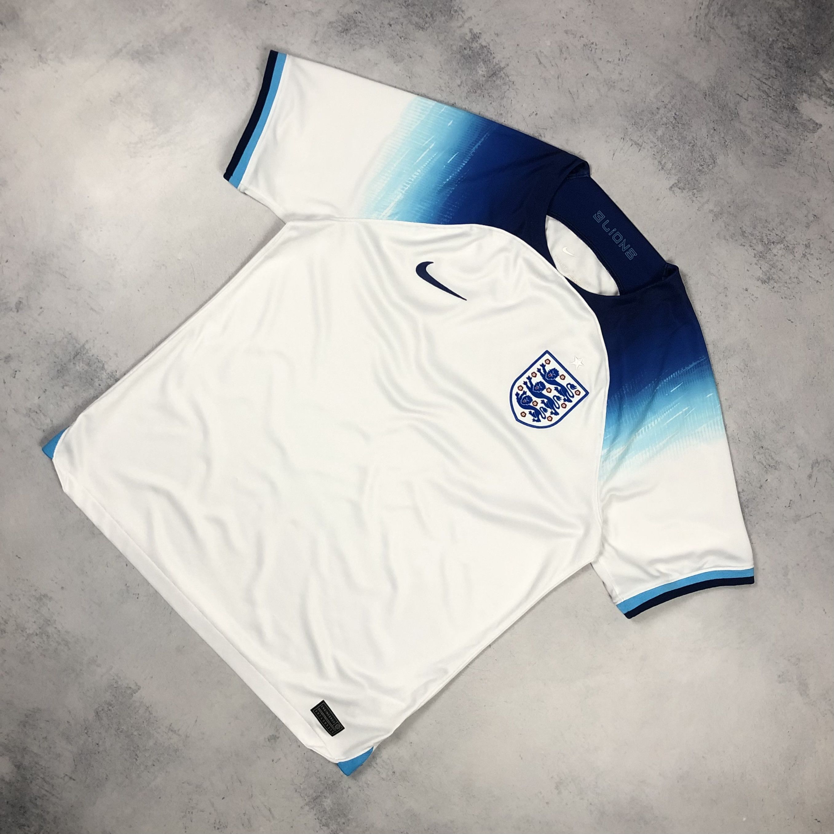 Nike England 2022 World Cup Nike Home Soccer Jersey Size US L / EU 52-54 / 3 - 2 Thumbnail