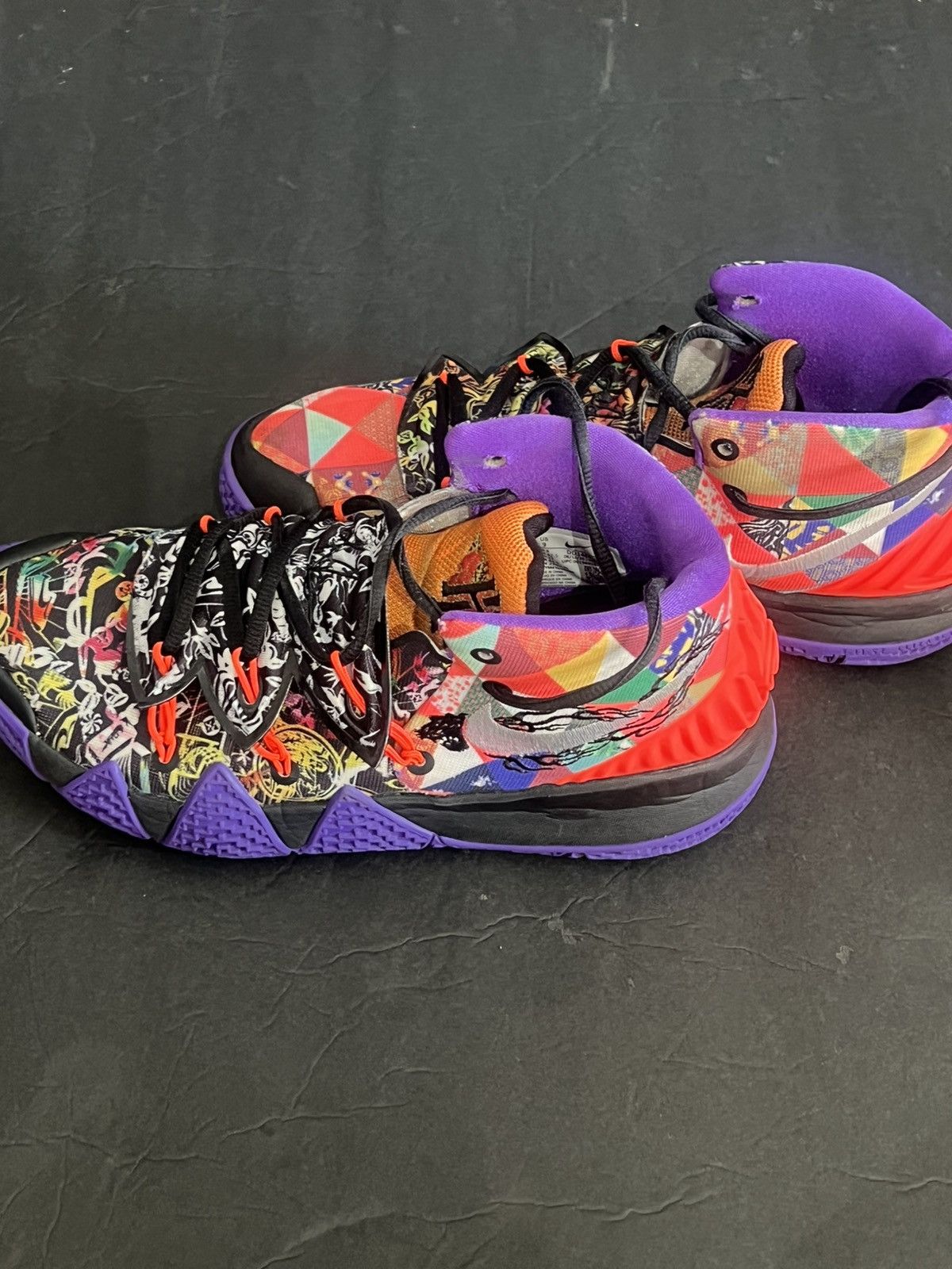 Nike Kyrie x Chinese new year Size US 9 / EU 42 - 3 Thumbnail