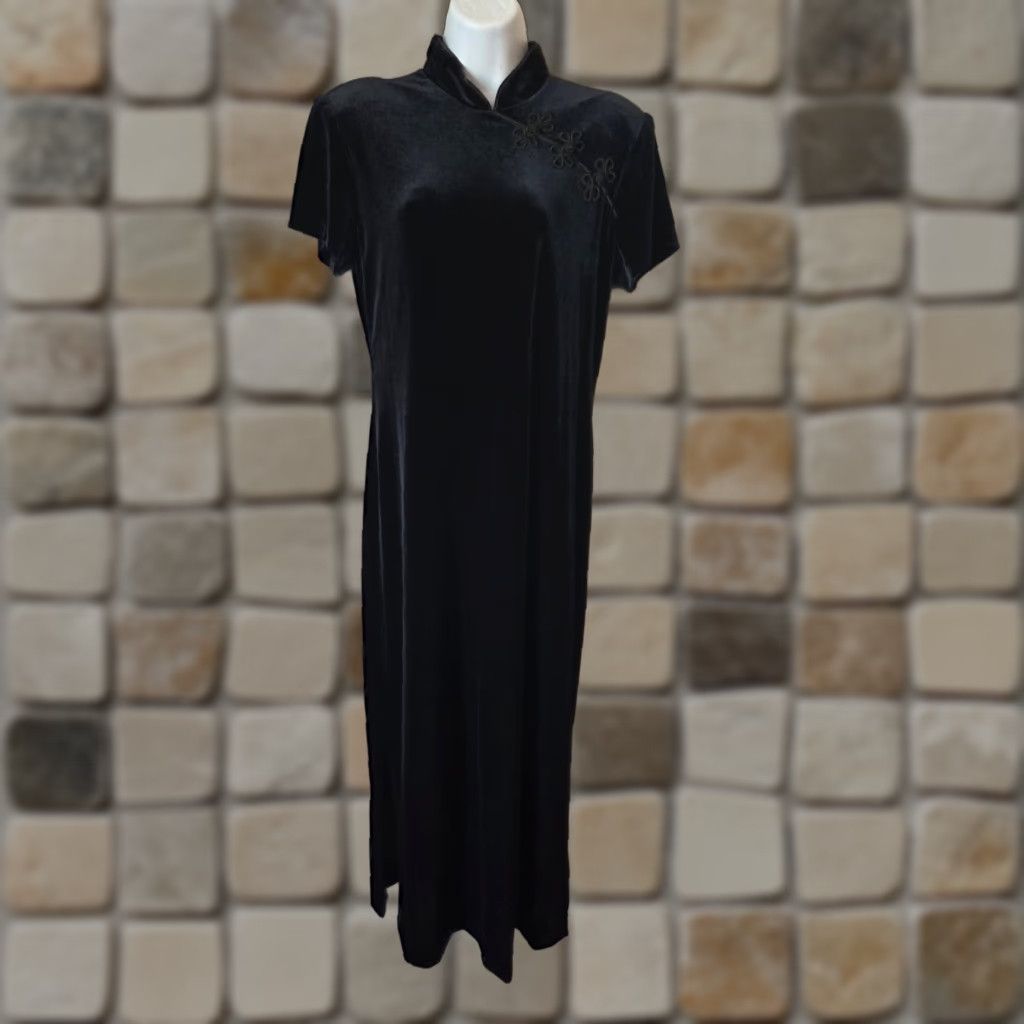 Vintage VINTAGE 90s Jessica Howard Asian Style Black Velour Faux Frog Closure Maxi Dress 12 Size XL / US 12-14 / IT 48-50 - 1 Thumbnail
