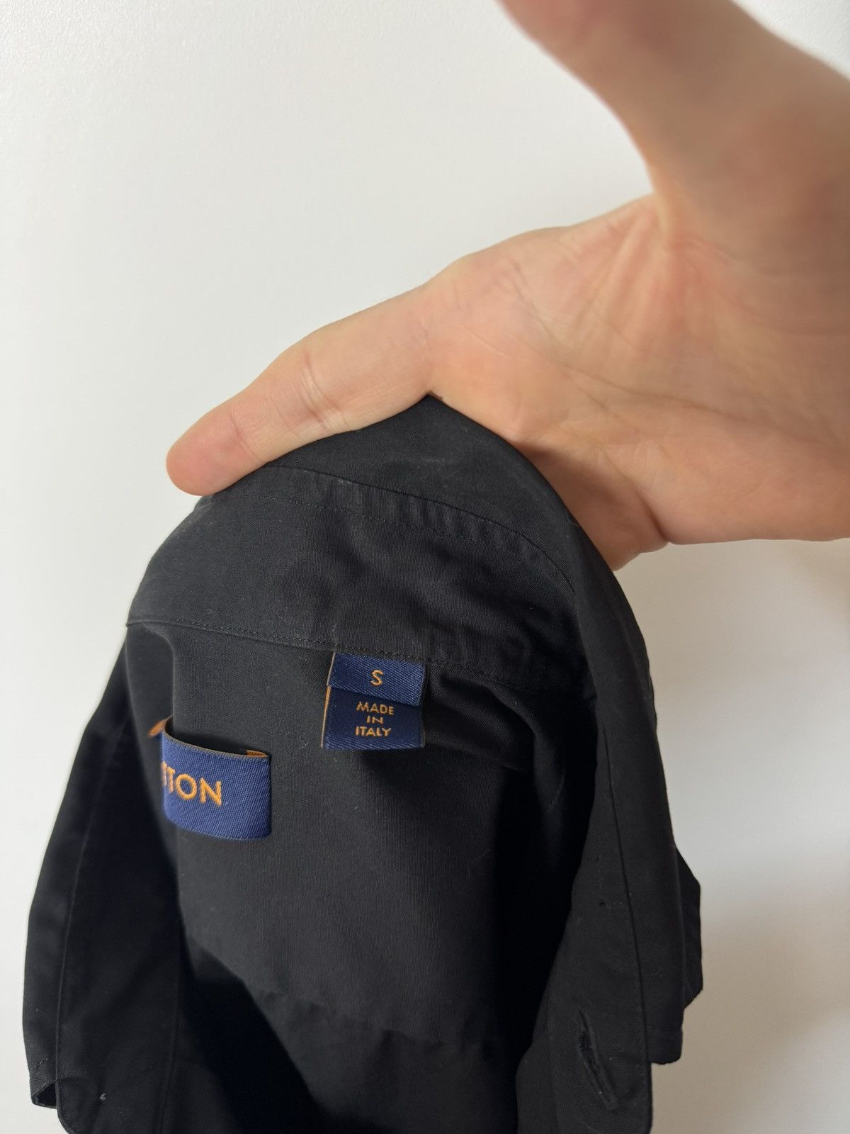Louis Vuitton Louis Vuitton by Virgil Abloh Staples Edition Black Shirt Size US S / EU 44-46 / 1 - 16 Thumbnail