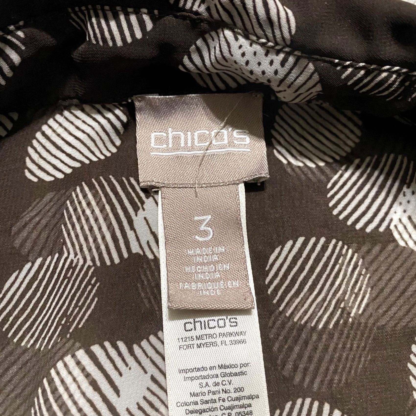 Vintage Chico's Womens XL Shirt Black Geometric 3/4 Sleeve Sheer Pullover Roll Tab Size XL / US 12-14 / IT 48-50 - 3 Thumbnail