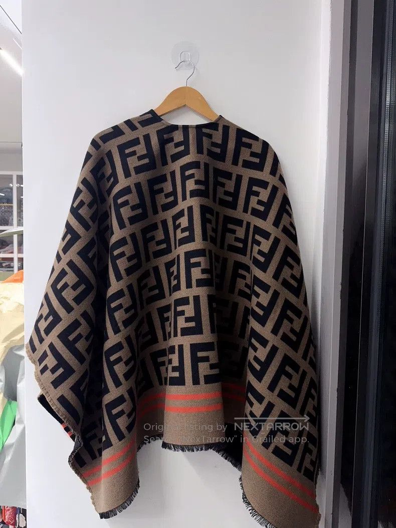 Fendi Fendi size 140x140cm Scarf Made of Wool and Silk Size ONE SIZE - 7 Thumbnail