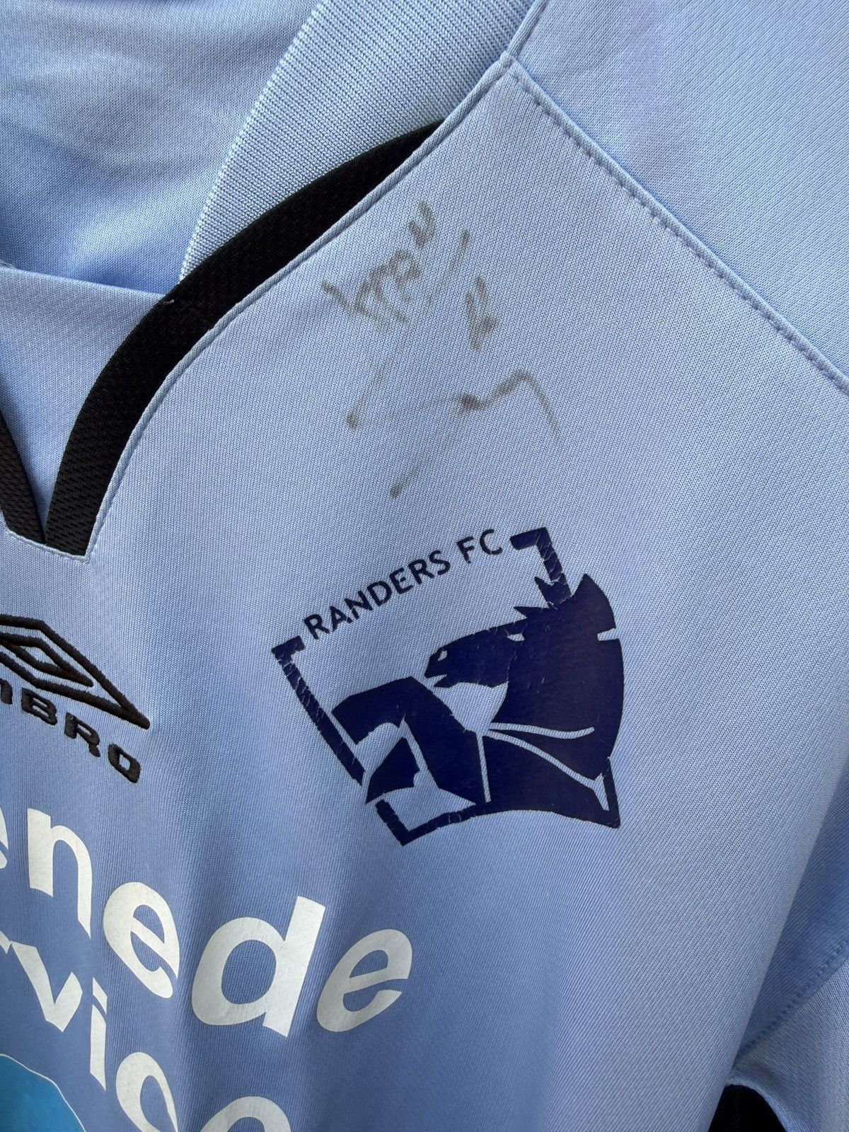 Umbro Matchworn Randers FC x L.Larsen 23 Size US M / EU 48-50 / 2 - 4 Thumbnail