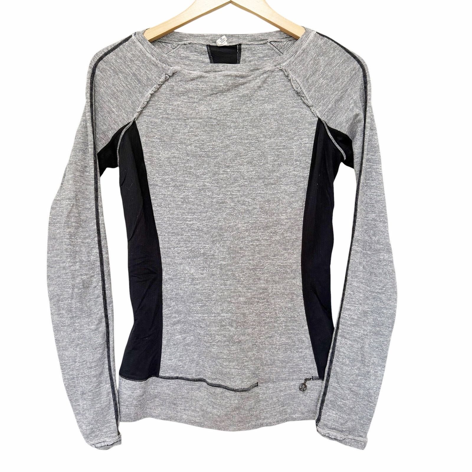 Lululemon Lululemon Full Tilt Gray Black Long Sleeve Shirt Sz 6 Size S / US 4 / IT 40 - 1 Thumbnail