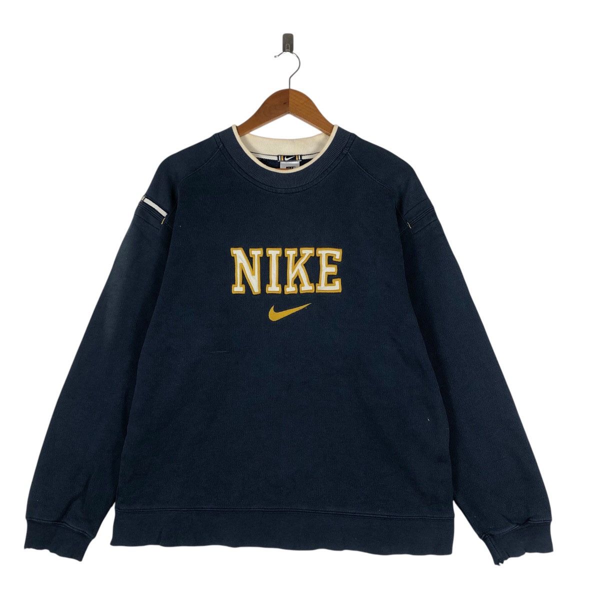 Nike Distressed NIKE Embroidery Spellout Sweatshirt Size US M / EU 48-50 / 2 - 1 Thumbnail