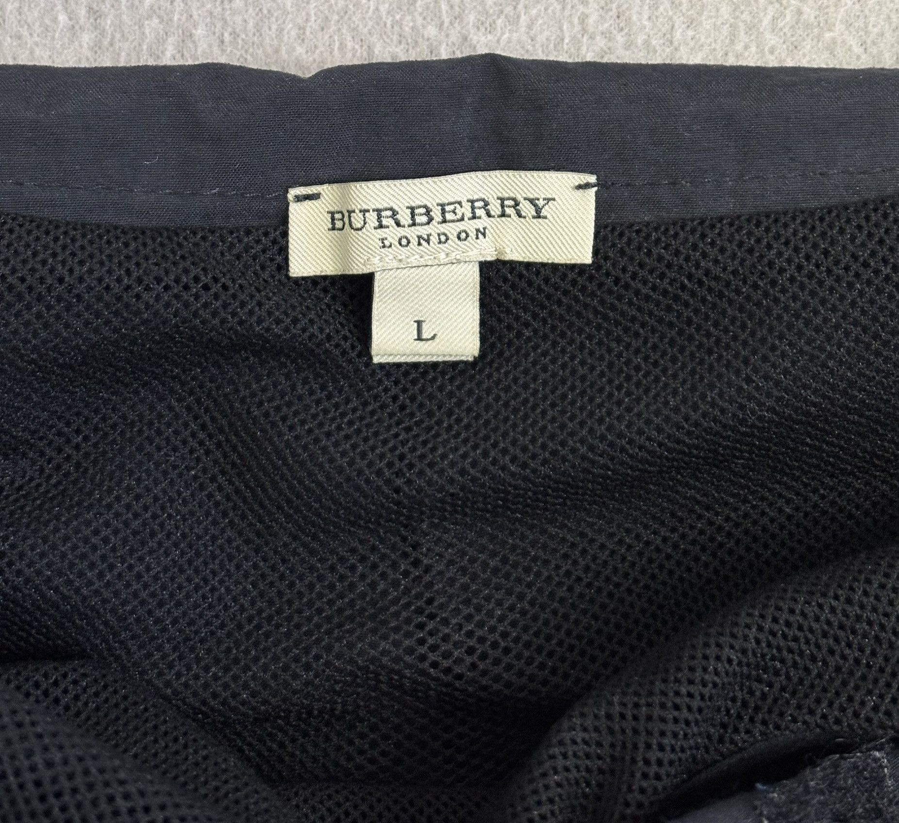 Burberry Burberry Black shorts size L Size US 35 - 12 Thumbnail