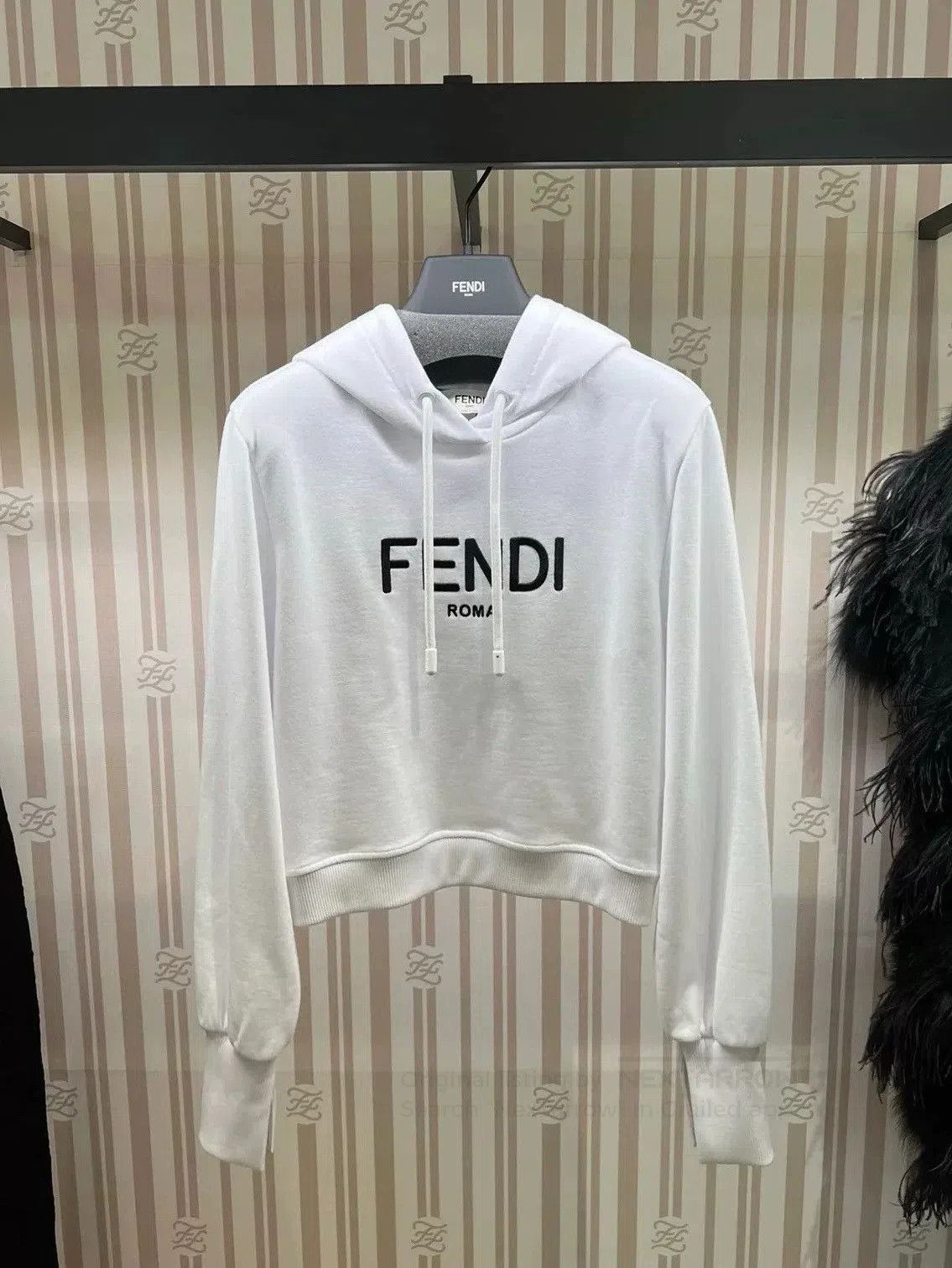Fendi Fendi Classic Logo White Hoodie. Size S / US 4 / IT 40 - 1 Thumbnail