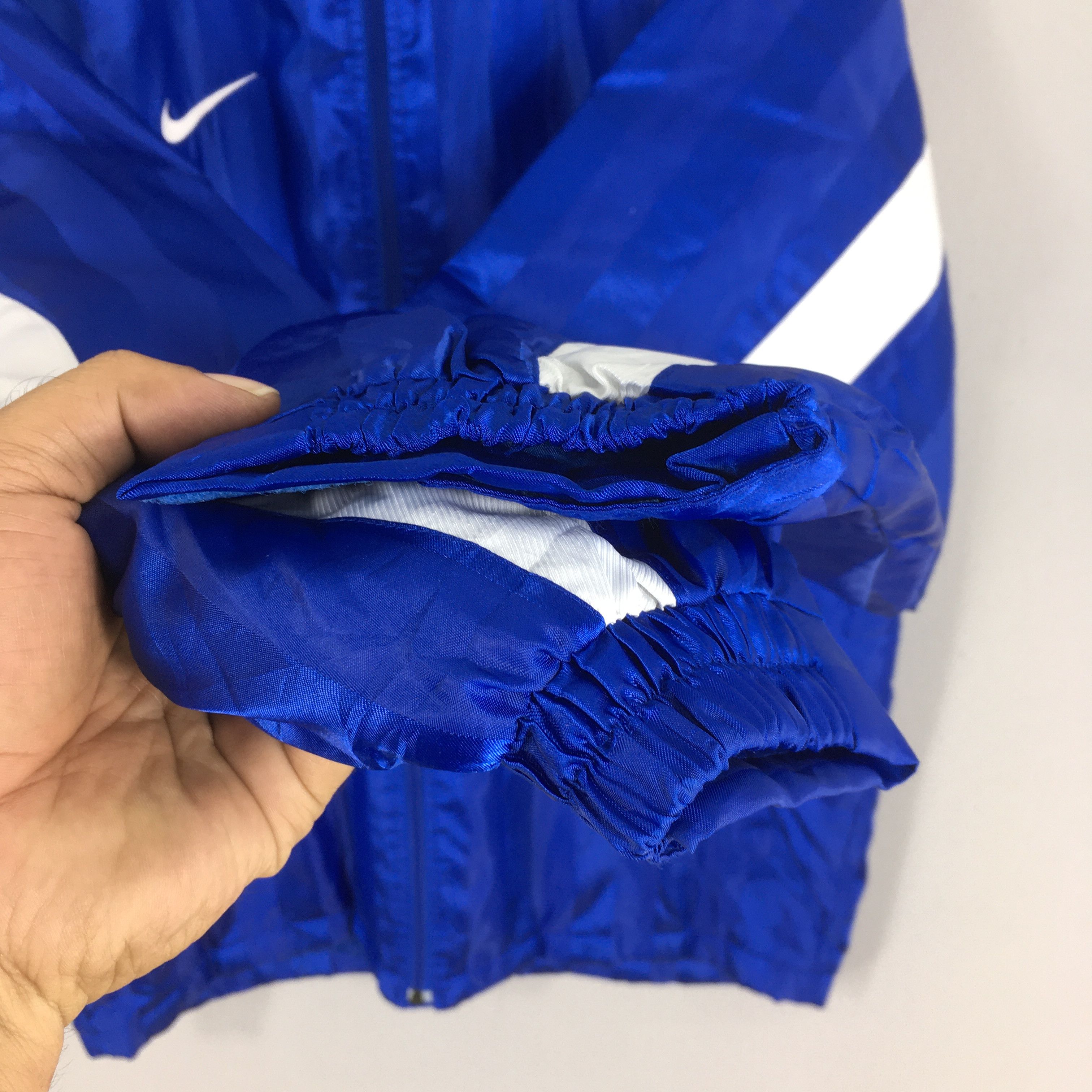 Nike Vintage 90's Nike Windbreaker Blue Hoodie Jacket Large Size US L / EU 52-54 / 3 - 4 Thumbnail