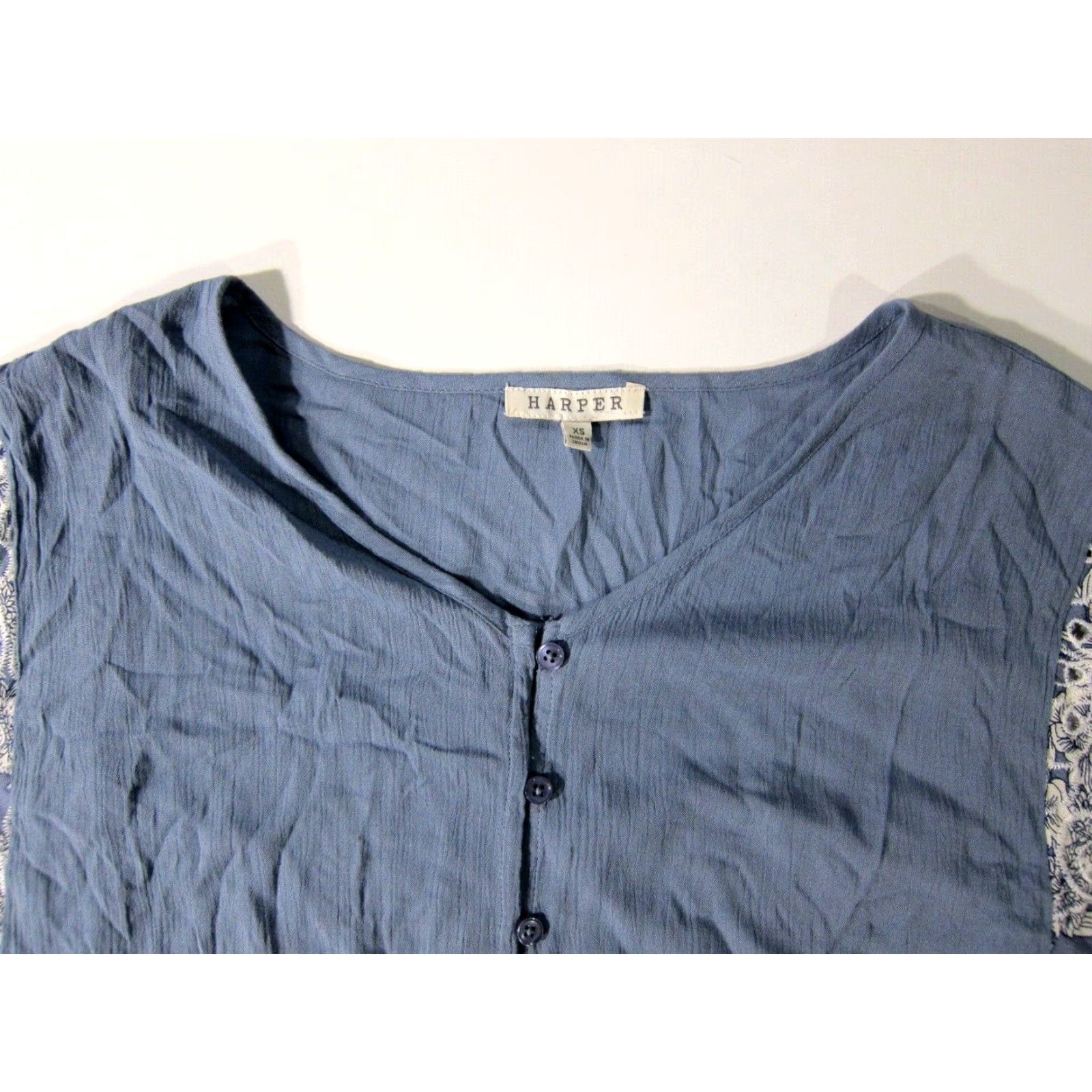 Vintage Harper Blouse XS Cropped 100% Rayon Blue White Embroidered Tie Button Down Women's Shirt Size XS / US 0-2 / IT 36-38 - 4 Thumbnail
