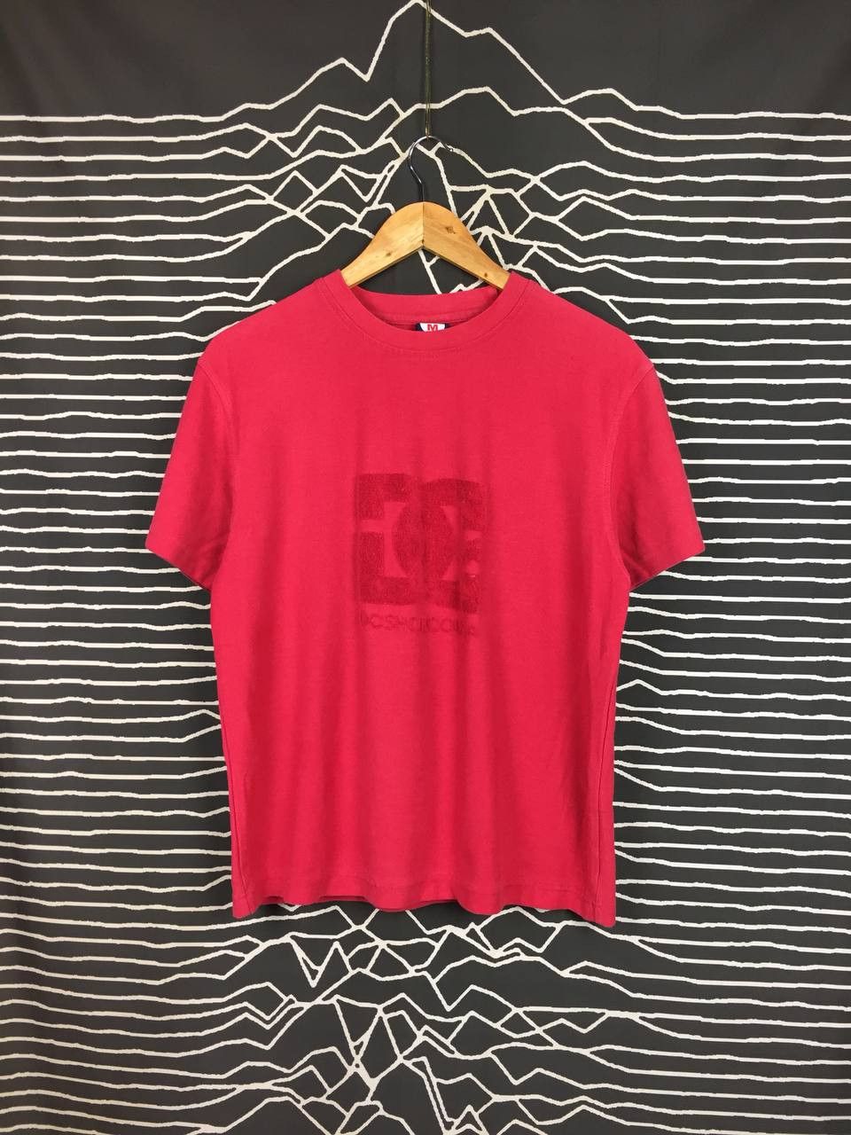 DC Vtg Dc Shoes Usa OG Skateboarding Embroidered Logo Tee Size US M / EU 48-50 / 2 - 1 Thumbnail