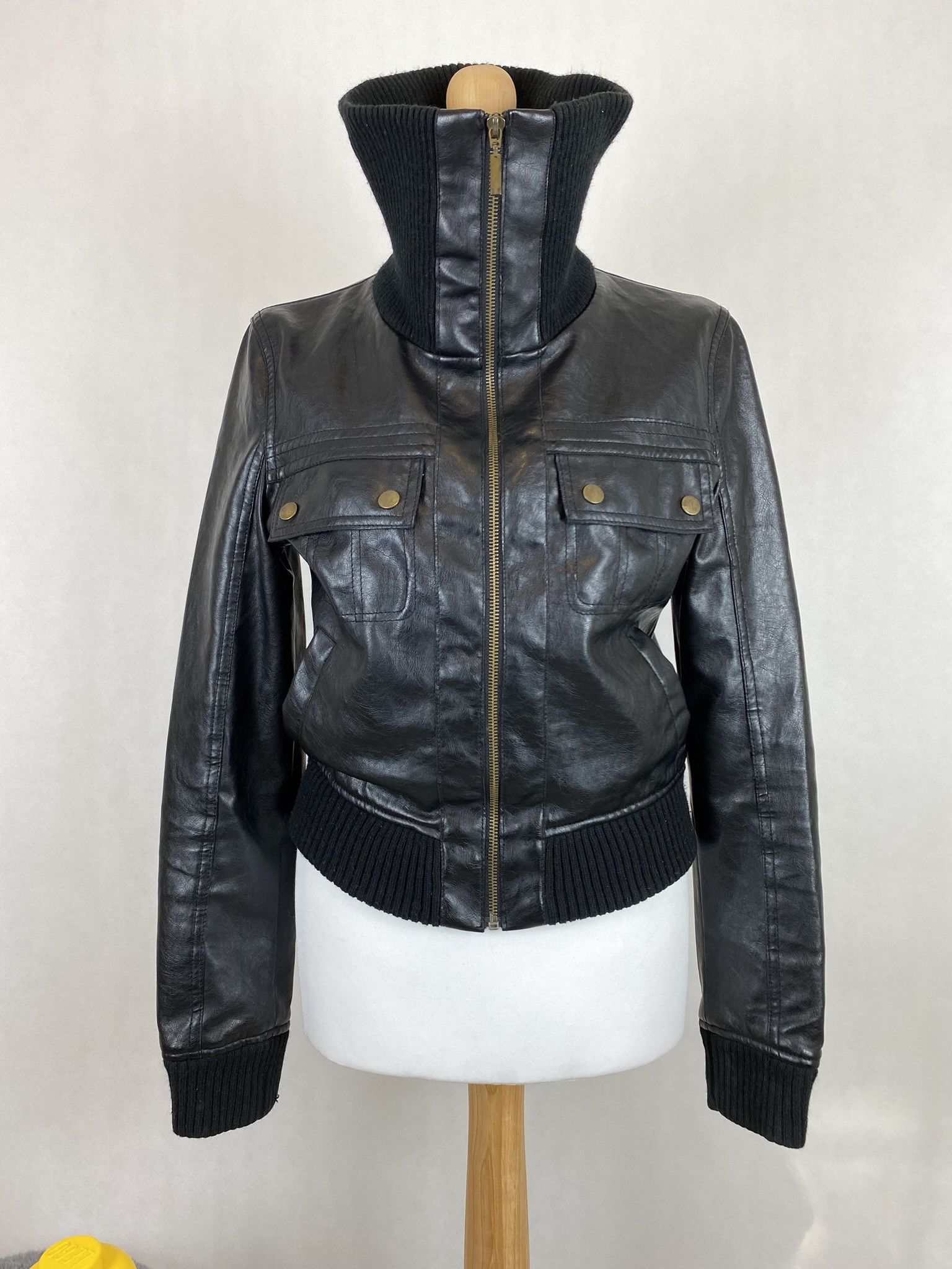 Vintage faux leather jacket big collar 2000s vibe Size L / US 10 / IT 46 - 2 Thumbnail