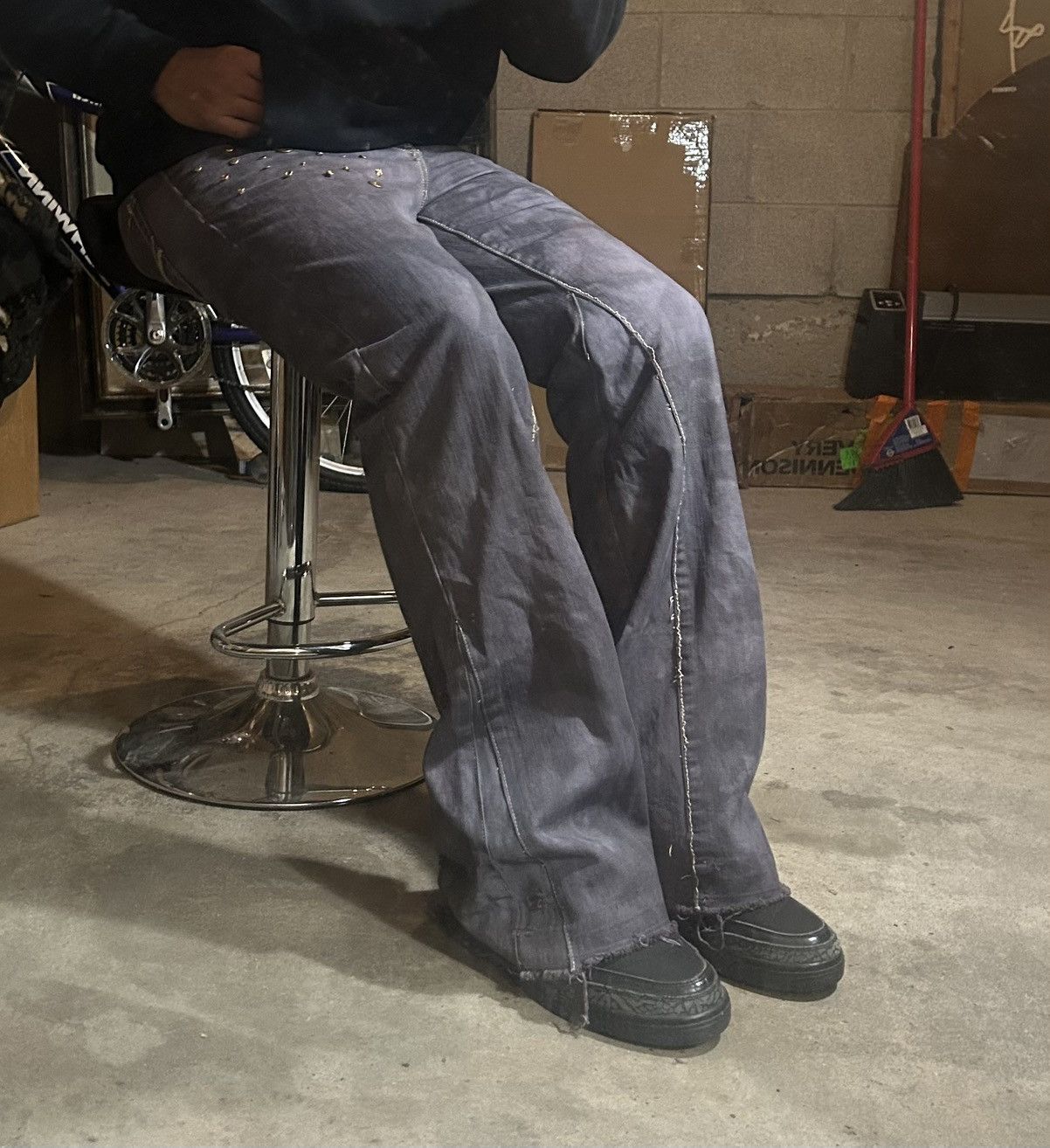 Guess Flared Jeans - Guess Jeans Size US 34 / EU 50 - 1 Thumbnail