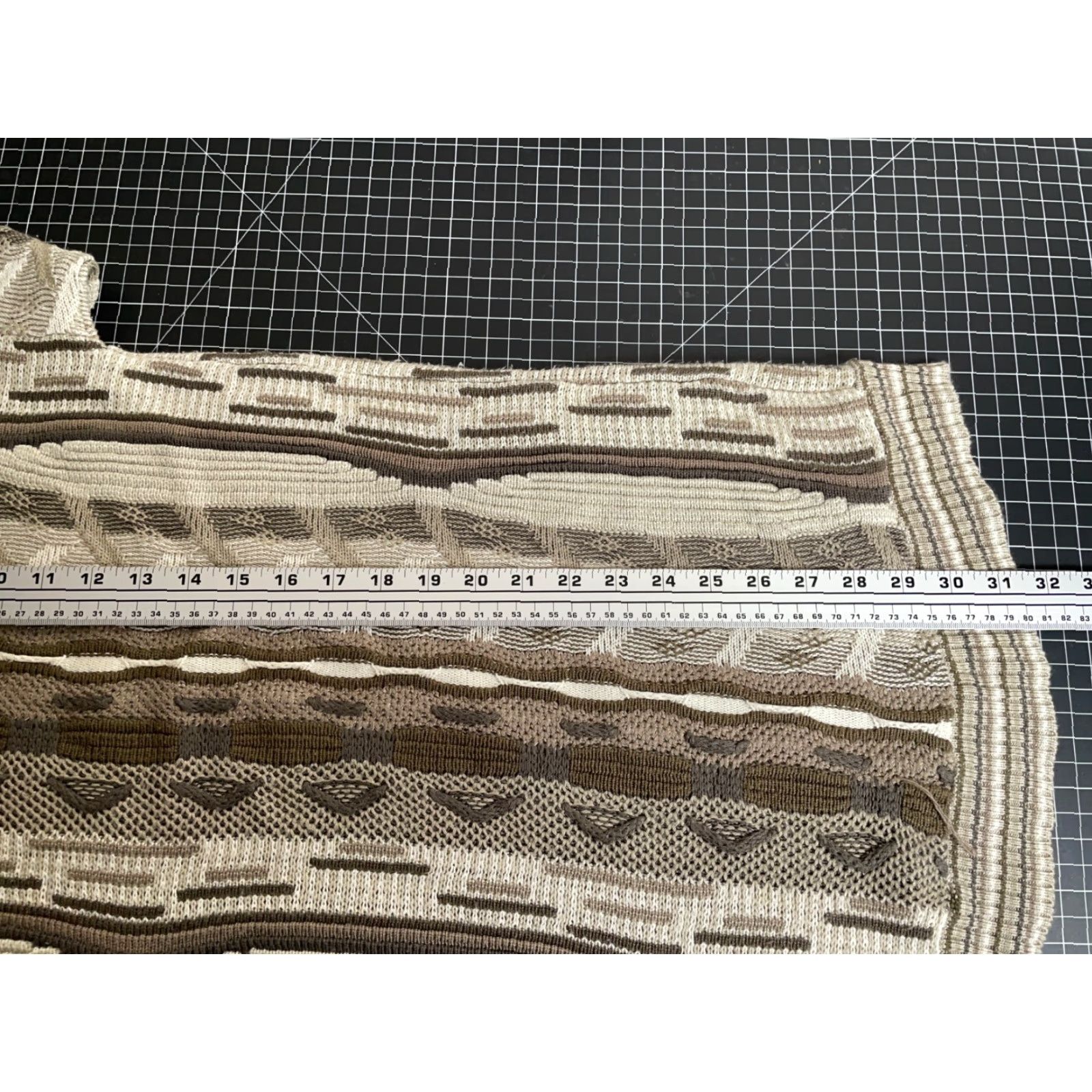 Coogi VINTAGE Protege Sweater Mens Large Beige 90s Cosby 3D Textured Acrylic Knit Style Mens Size US L / EU 52-54 / 3 - 6 Thumbnail