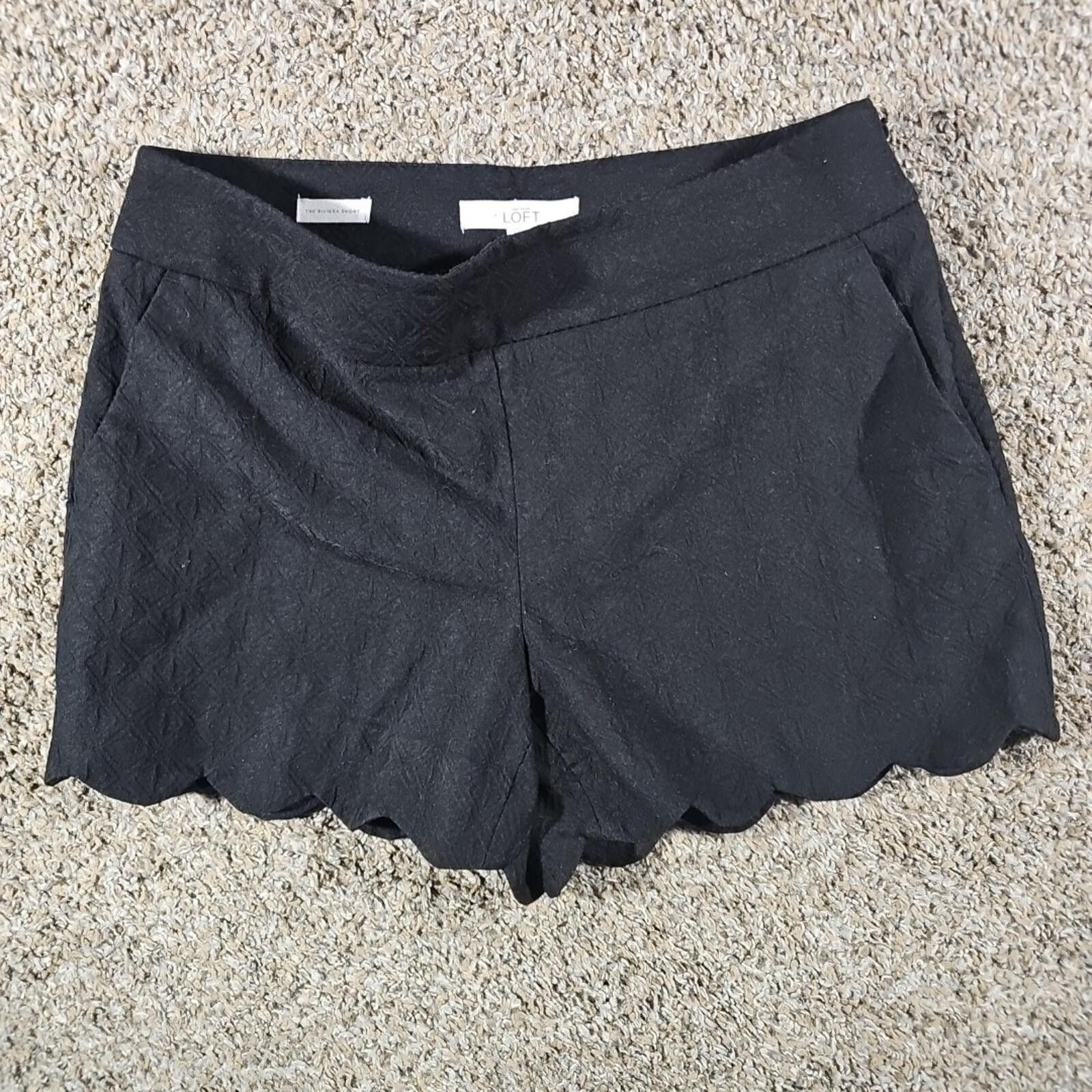 Ann Taylor Ann Taylor LOFT The Riviera Short Black Sz 4 Size 27" / US 4 / IT 40 - 1 Thumbnail