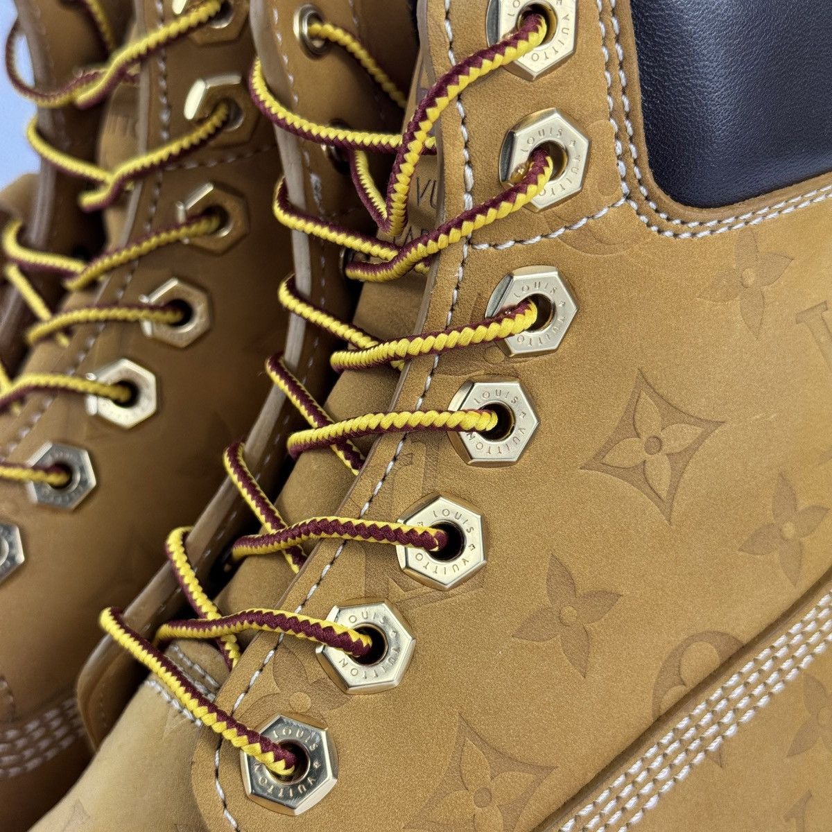 Louis Vuitton x TIMBERLABD MONOGRAM BOOTS Size US 9 / EU 42 - 4 Thumbnail