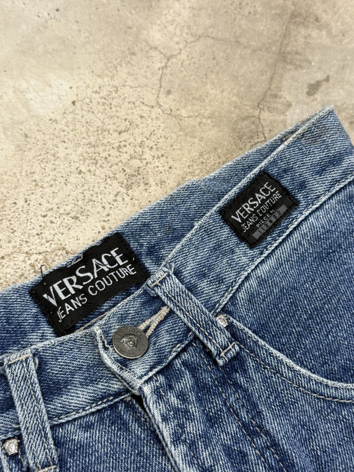 Versace Vintage Versace Jeans Couture Stonewash DistressDenim Pants Size 25" / US 0 / IT 36 - 8 Thumbnail