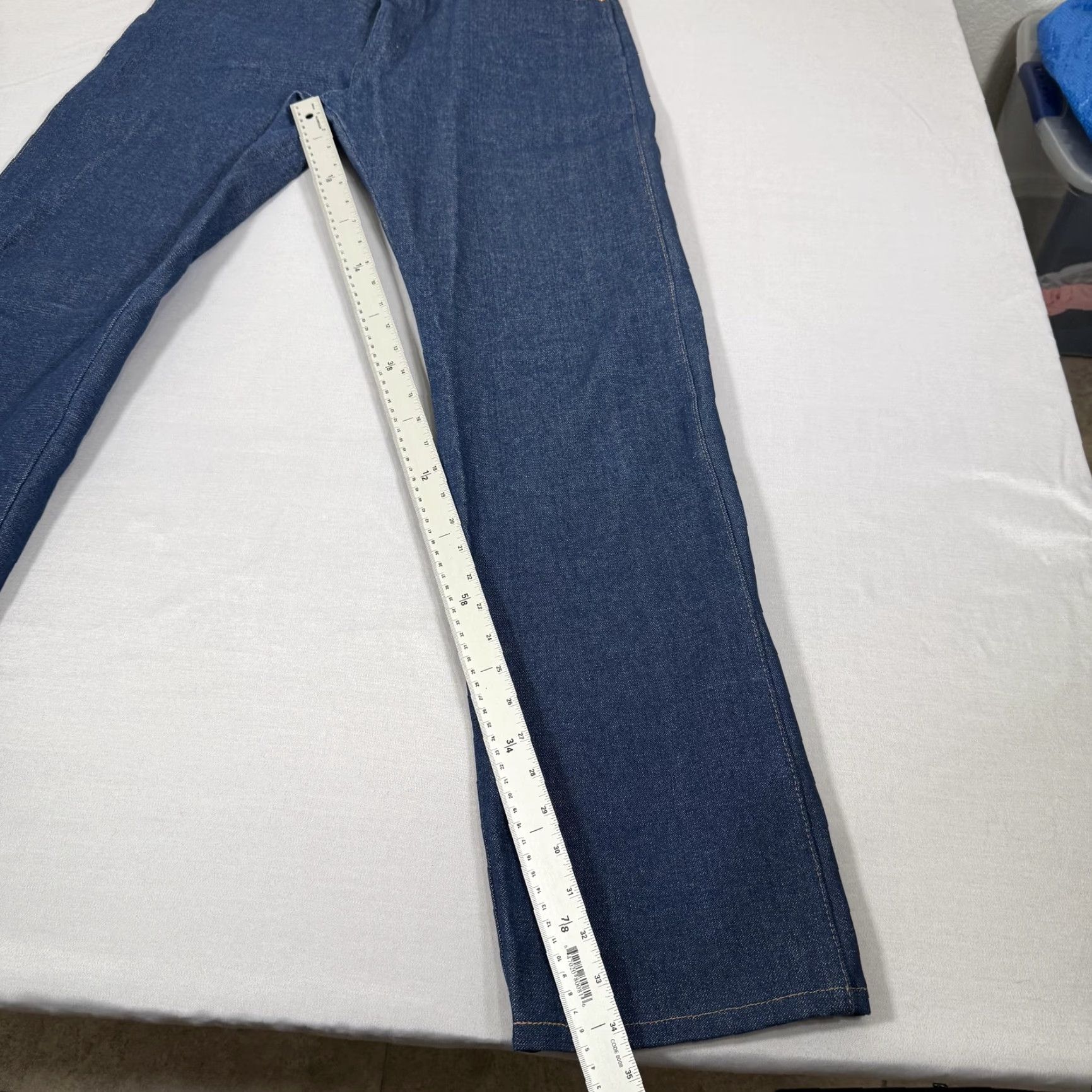 Wrangler Wrangler Jeans Adult 34x34 Blue Denim Straight 100% Cotton Zipper Five-Pocket Cowboys & Western Mens Size US 34 / EU 50 - 3 Thumbnail