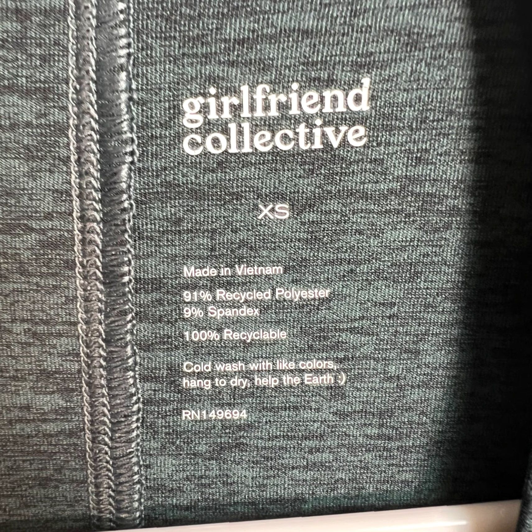 Girlfriend Collective Girlfriend Collective Top Adult Womens XS Green Long Sleeve Crop Recycled Polyester Blend Size XS / US 0-2 / IT 36-38 - 3 Thumbnail