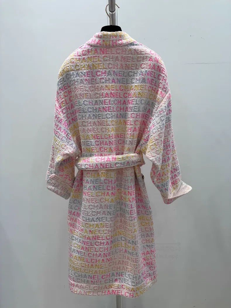 Chanel Chanel Pink and white gradient letter logo bathrobe tweed Size XXS / US 00 / IT 34 - 2 Thumbnail