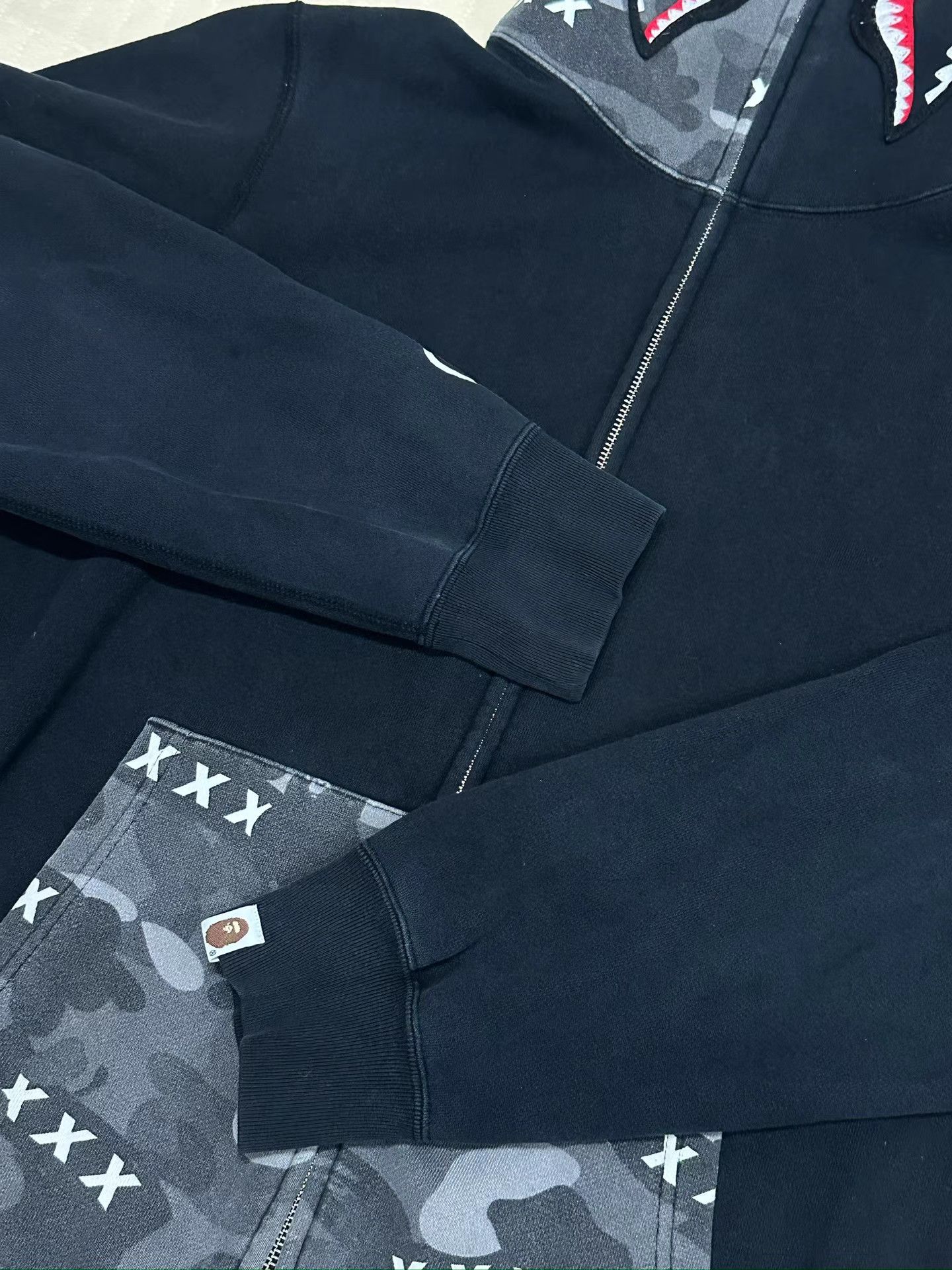 Bape BAPE Limited Camo Shark Hoodie K5 Size US XL / EU 56 / 4 - 5 Thumbnail
