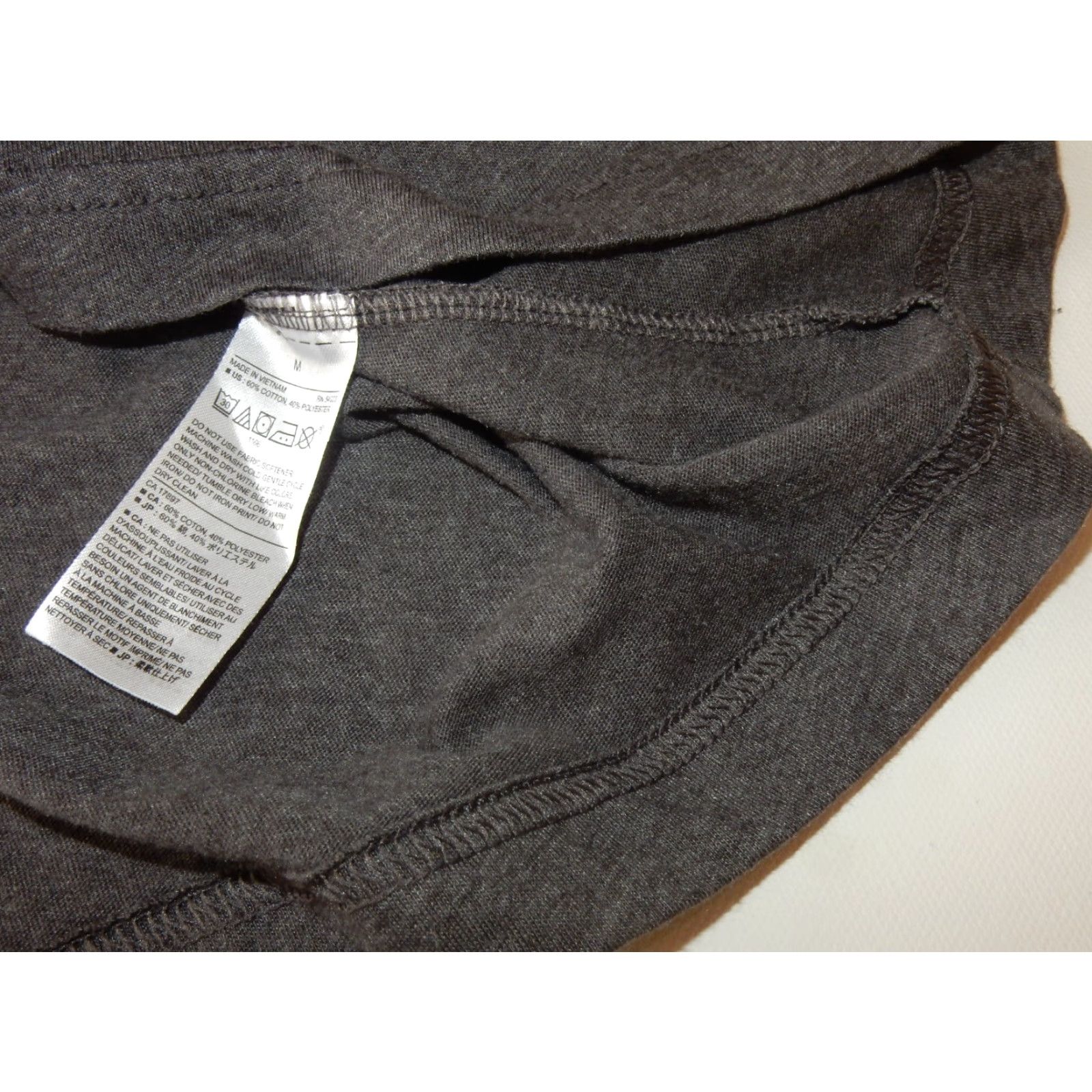 Banana Republic Banana Republic T-Shirt Men's Long Sleeve Size M Gray Moisture Wicking Shirt Size US M / EU 48-50 / 2 - 3 Thumbnail