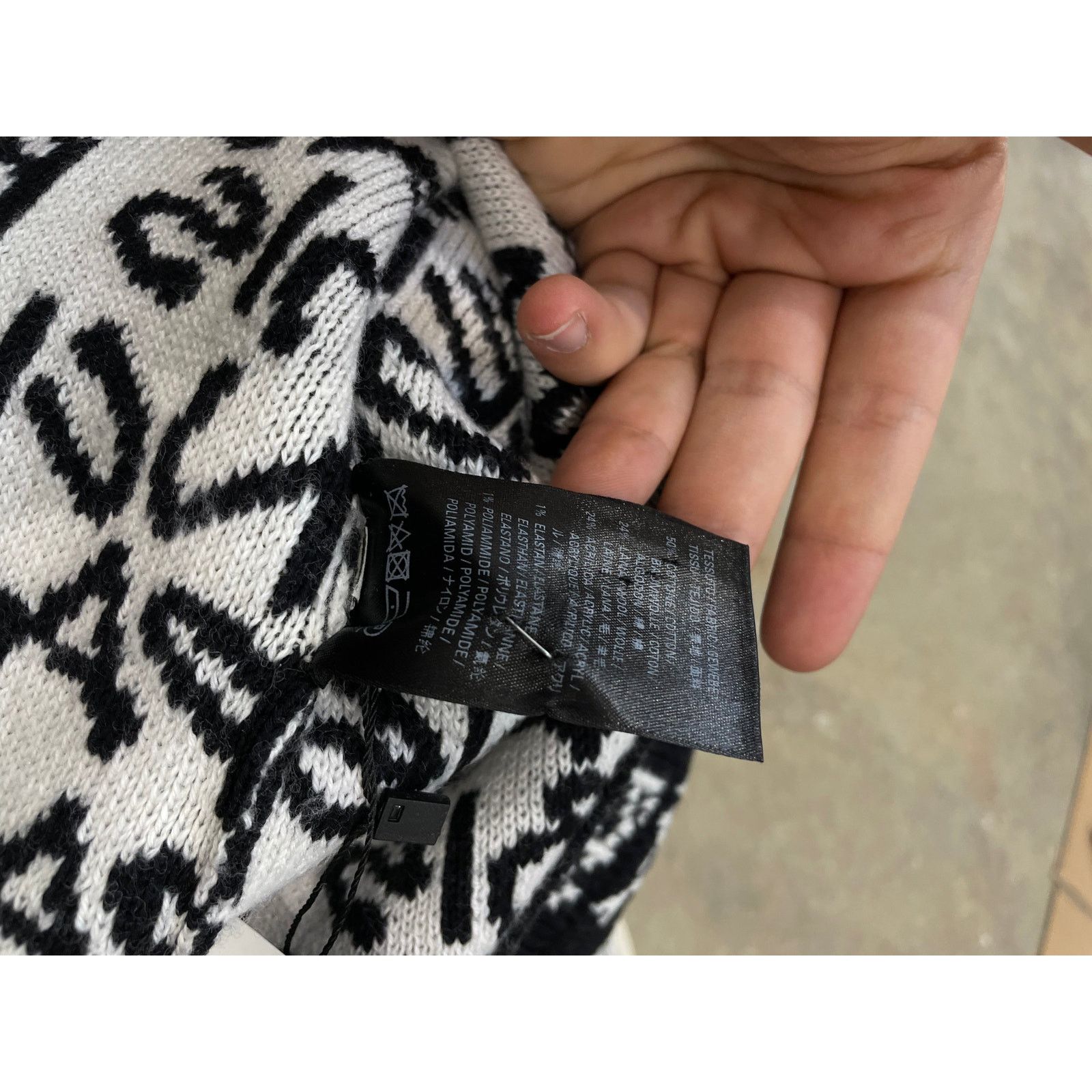 Balenciaga BalenciaGa Knit Sweater All Over Black White Used XS Size US XS / EU 42 / 0 - 4 Thumbnail