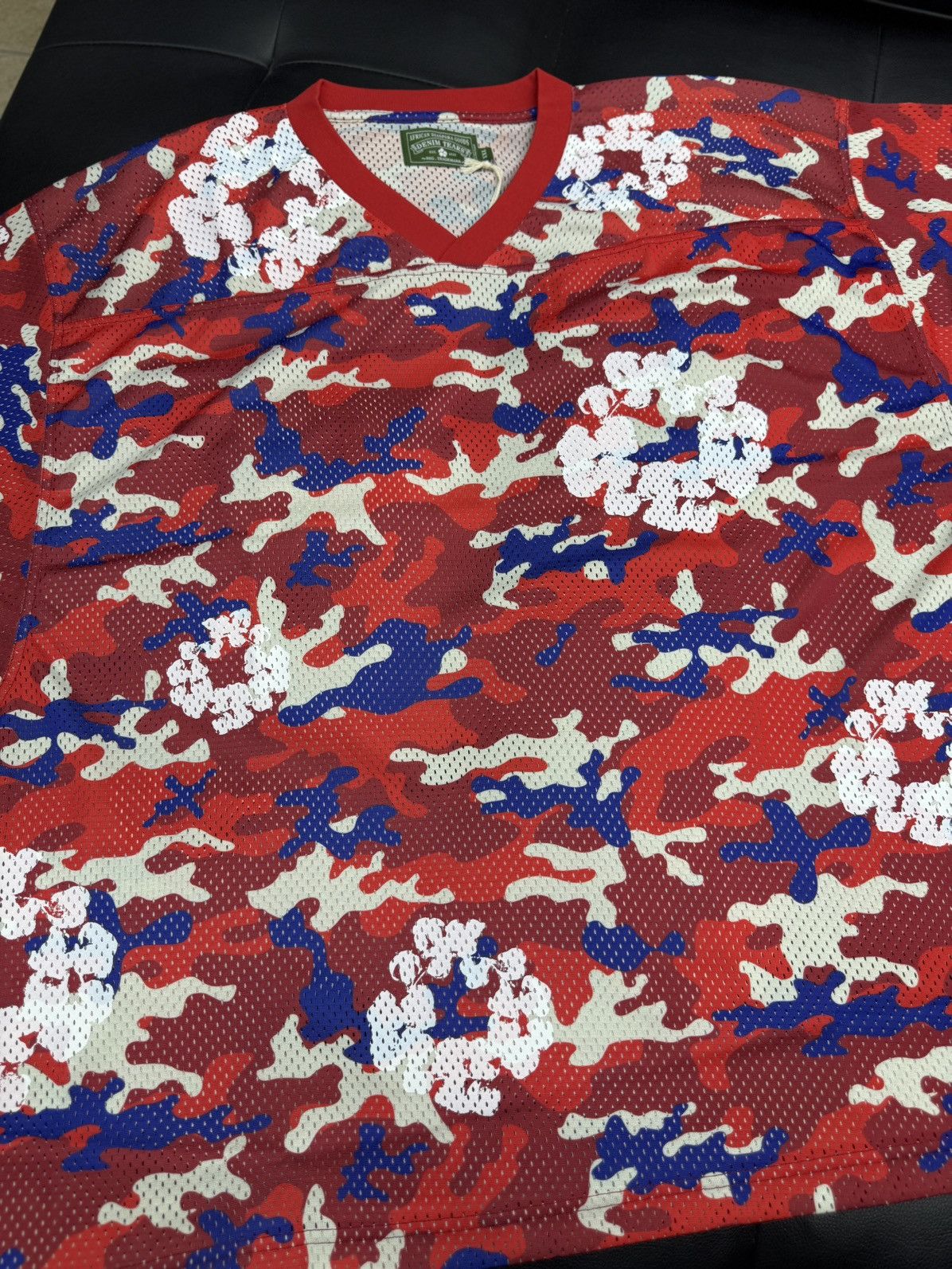DENIM TEARS Denim Tears Red Camo Cotton Wreath Jersey Size XXL (NEW) Size US XXL / EU 58 / 5 - 4 Thumbnail