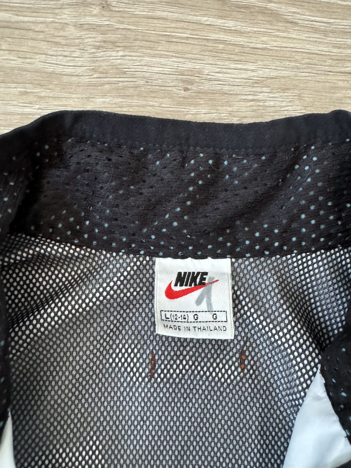 Nike × Vintage Vintage 90s Nike New York City Marathon Windbreaker Jacket Size L / US 10 / IT 46 - 4 Thumbnail