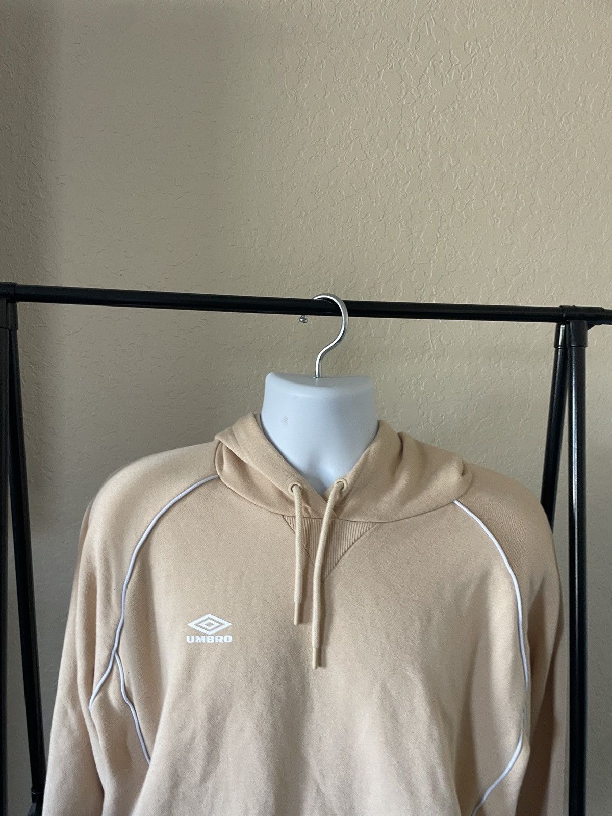 Umbro Pullover Hoodie w/ Front pockets Size US M / EU 48-50 / 2 - 2 Thumbnail