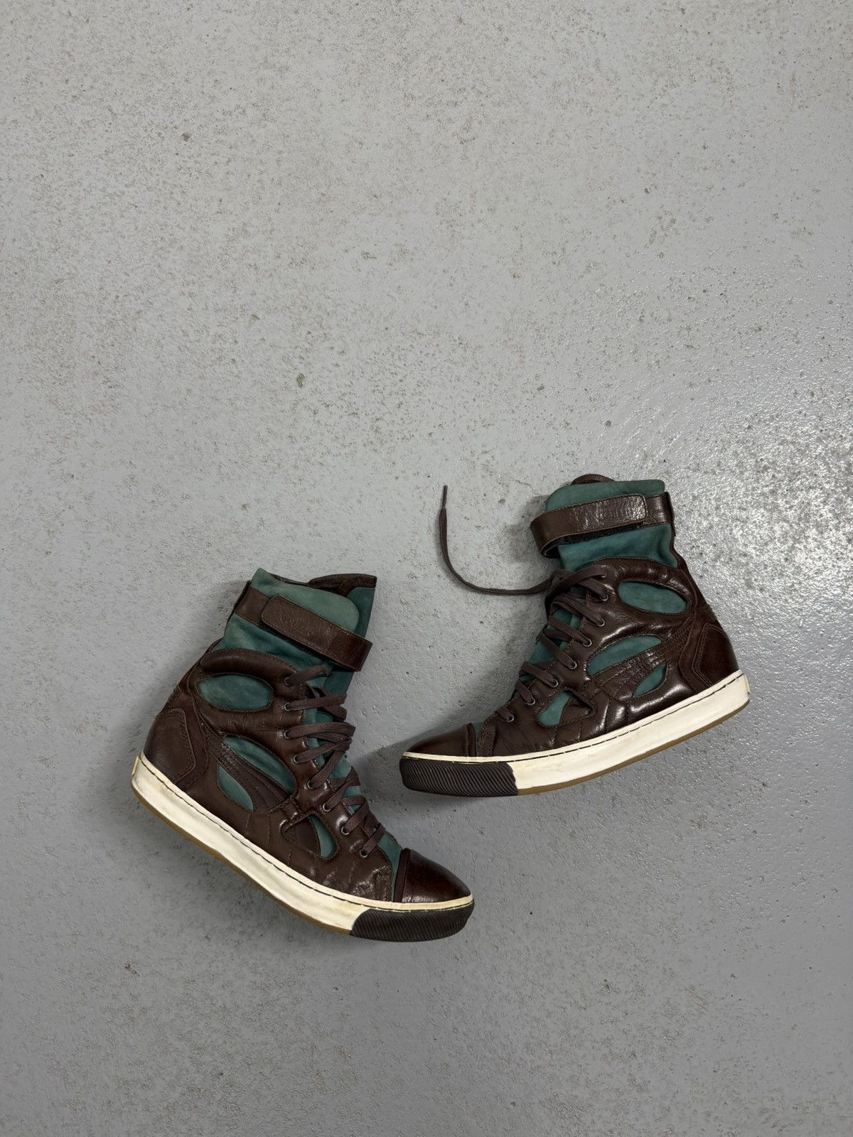 Alexander McQueen × Puma Vintage 00s Puma x Alexander McQueen Leather Sneakers Size US 8 / EU 41 - 1 Thumbnail