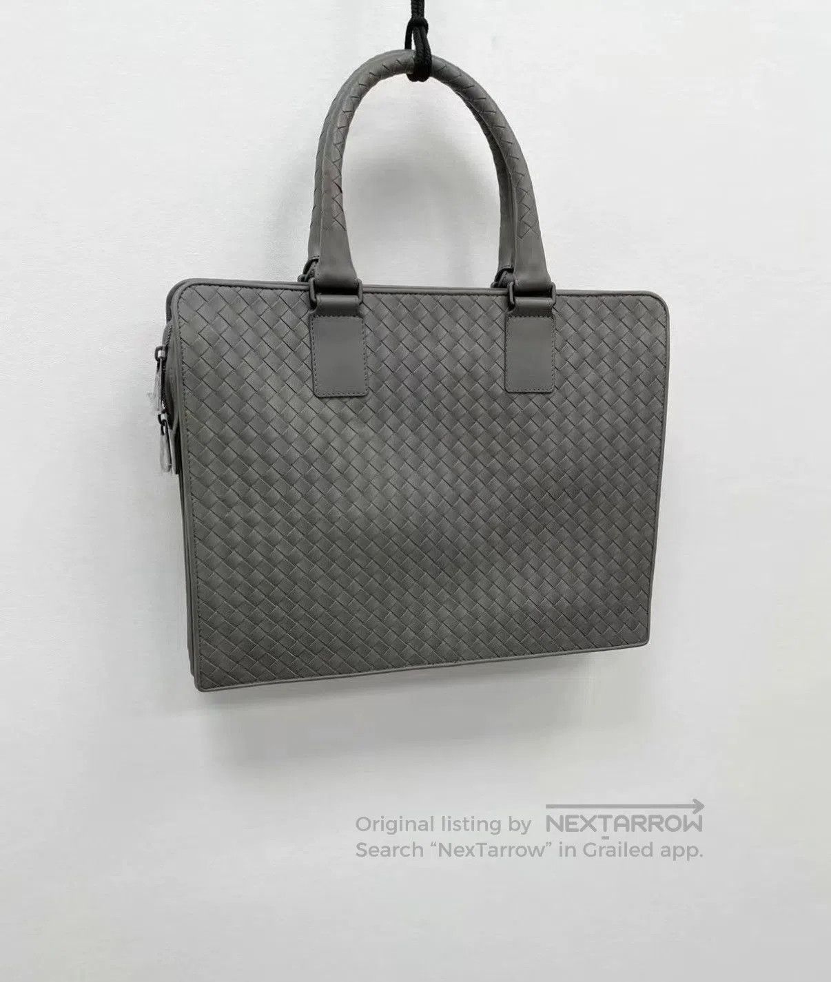 Bottega Veneta Gray Woven Pattern Structured Handbag. Size ONE SIZE - 2 Thumbnail
